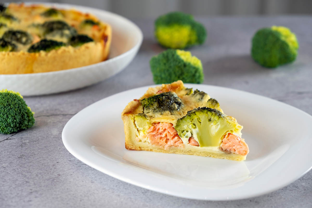 Киш с красной рыбой