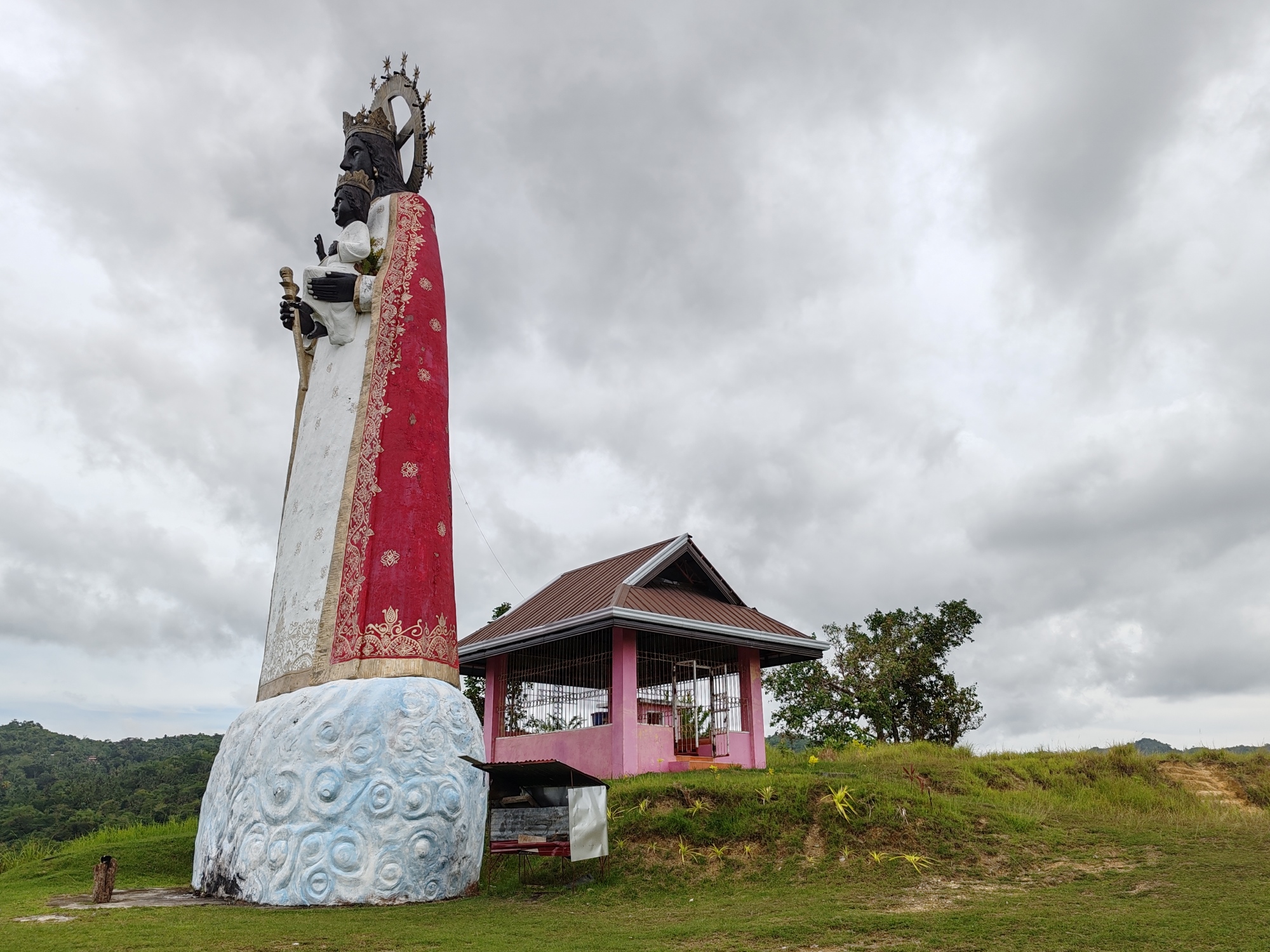 Статуя Девы Марии