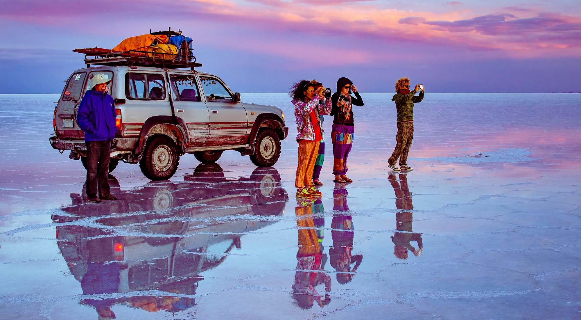 Зеркальные пустыни, летающие горы и пляжи с пингвинами — самые красивые места для путешествий