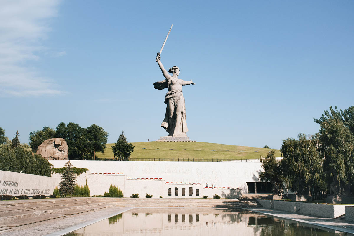 Мамаев курган и монумент «Родина-мать»