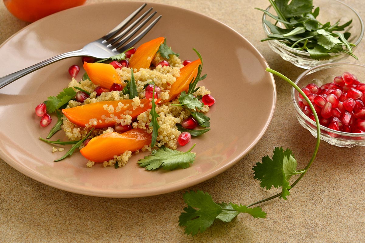 Киноа с хурмой и лимонным маслом