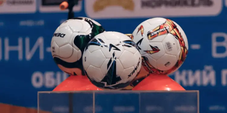 Профессиональный мяч Demix Fifa Quality PRO, предназначенный для игры в зале, в том числе на официальных и международных матчах