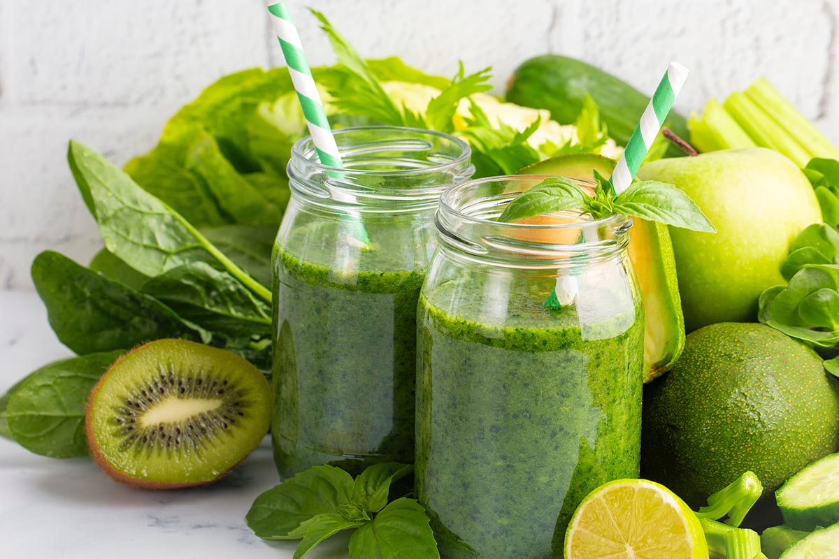 Зеленый смузи со шпинатом