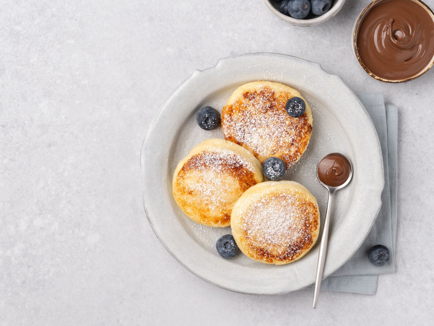 Запеченные сырники с грушевым пюре