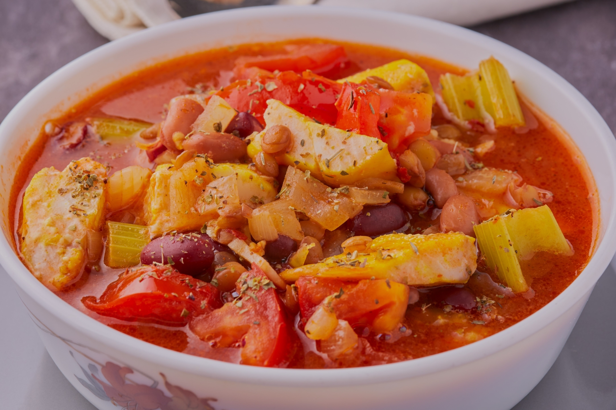 Рыбное рагу с овощами и чечевицей