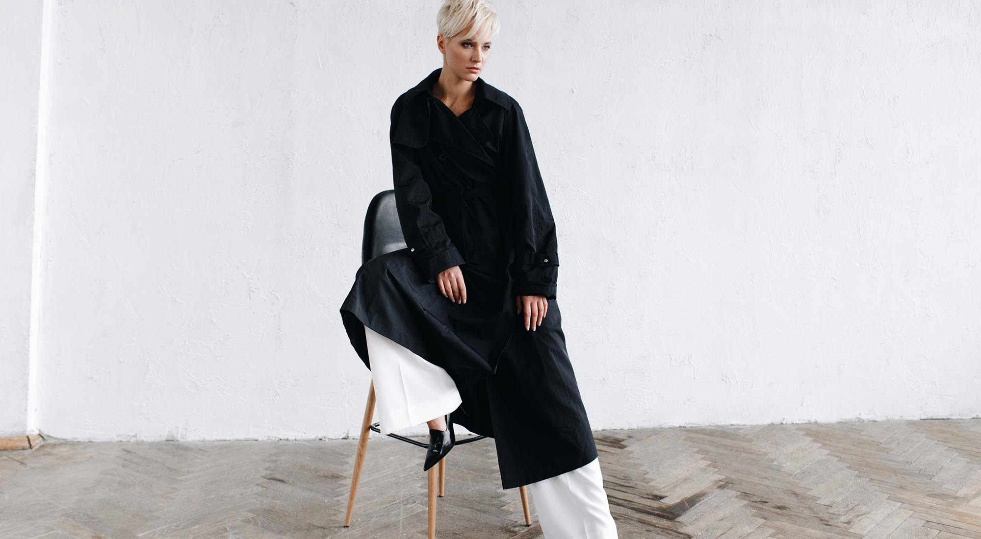 Минимализм в моде: история, виды, как составить образ