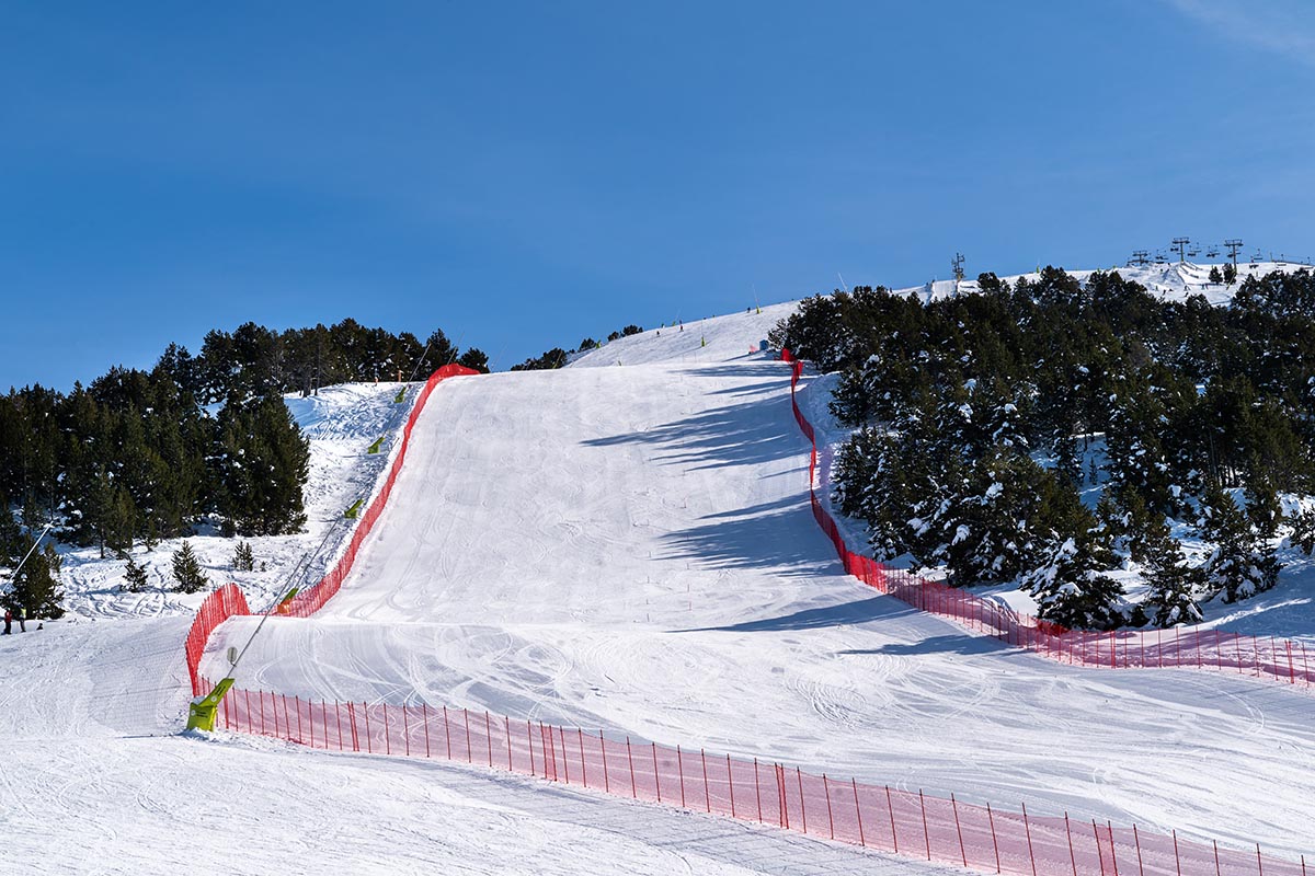 Подготовка лыжной трассы к соревнованиям