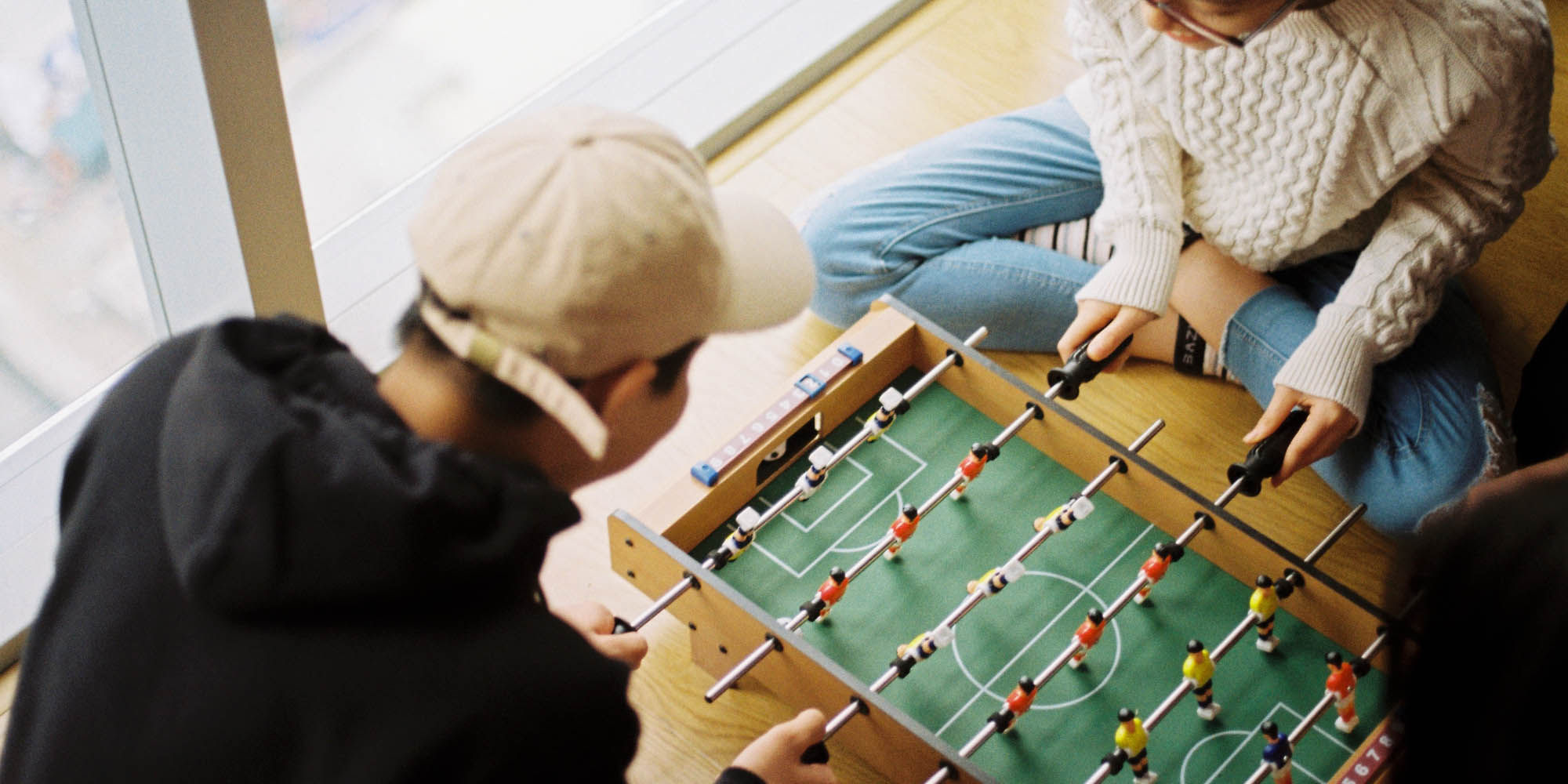 Foosball. Игры для укрепления отношений. Настольные игры польза картинки. Дети самосовершенствование играют.