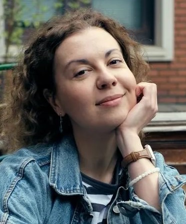Надин Капатова