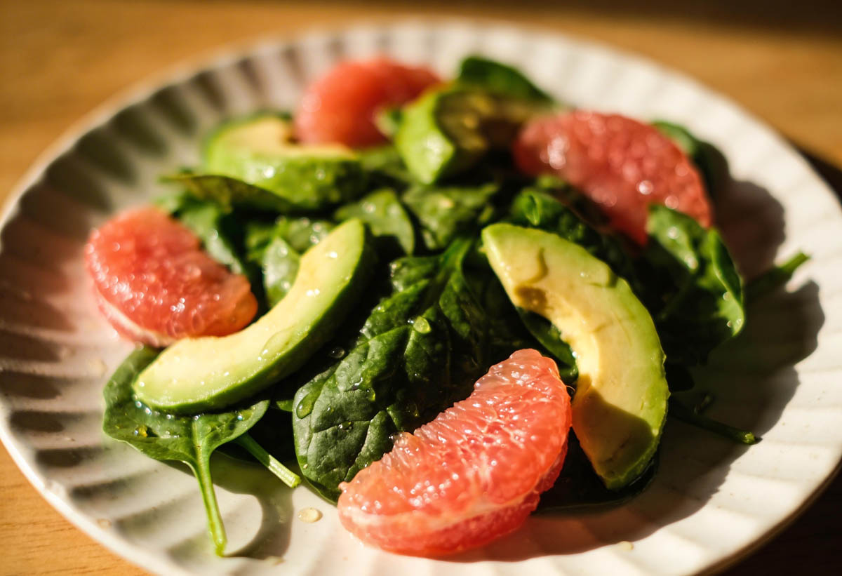 Весенние салаты: 9 диетических рецептов из сезонных продуктов