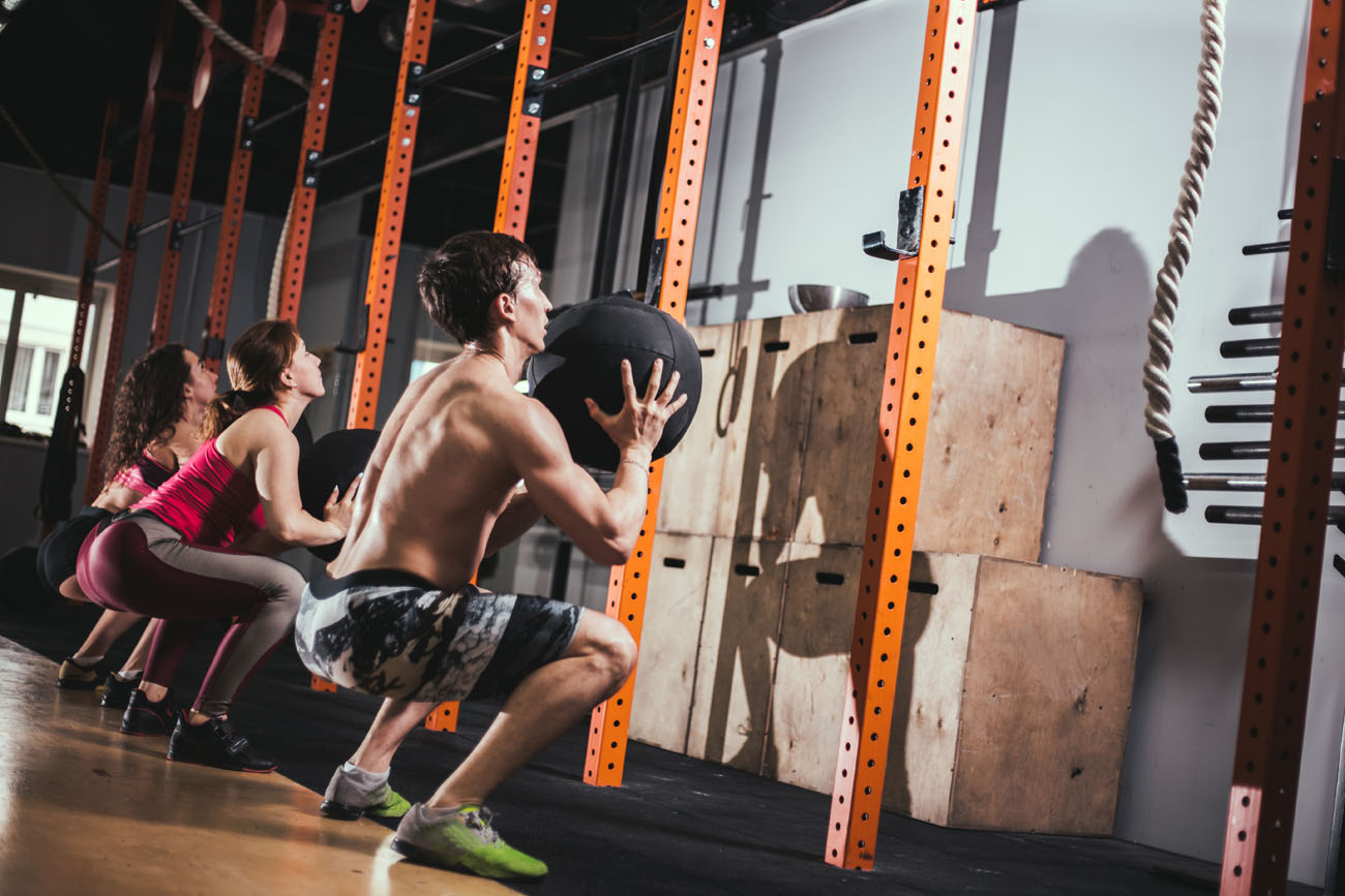 чем hyrox отличается от crossfit