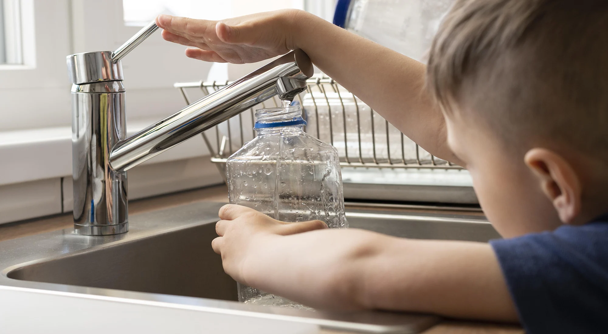 Кальций в водопроводной воде: стоит ли бояться ее пить и готовить на ней пищу