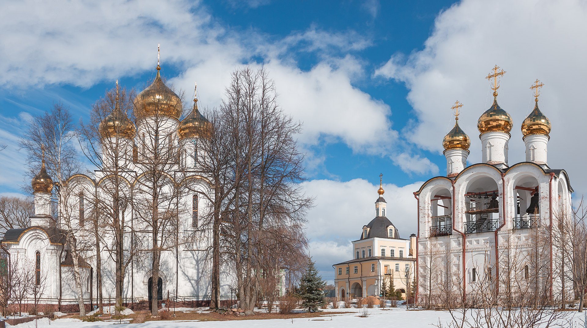 Vakuumli sorgichli sigaret chiroq Qizlar bilan dachada