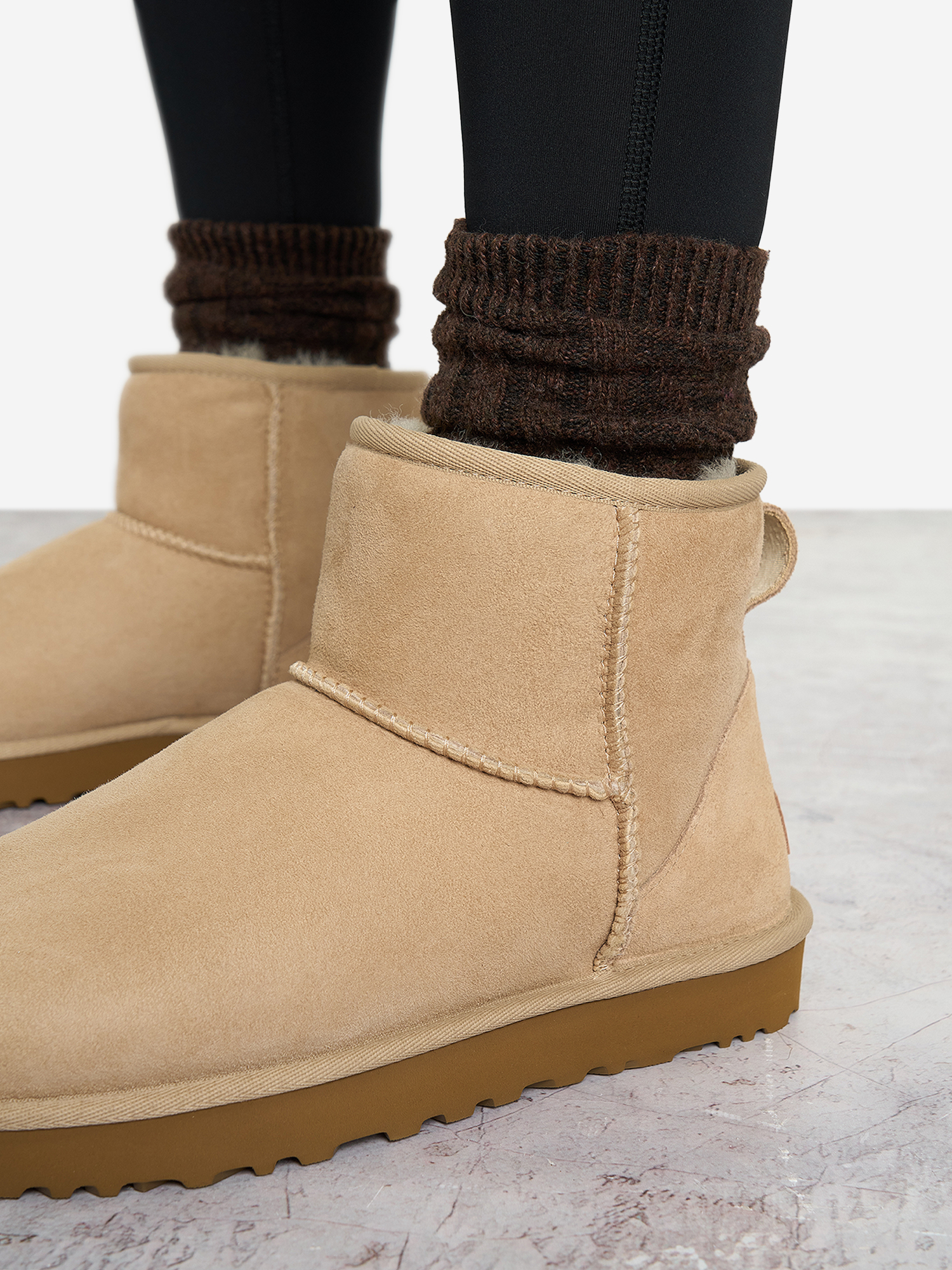 фото Угги женские ugg classic mini ii, бежевый
