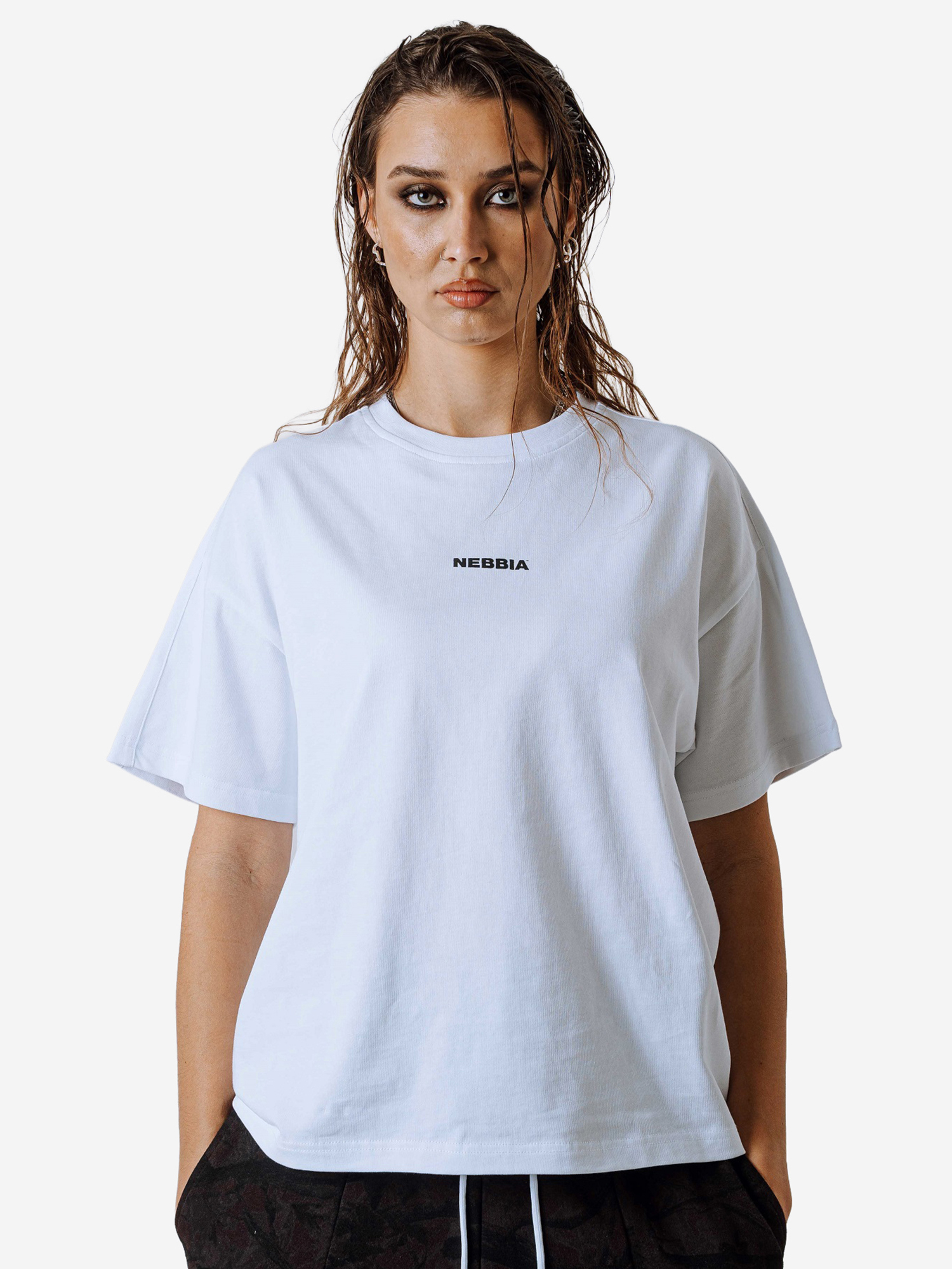 Изображение товара NEBBIA Relaxed Tee POWER 894 White женская футболка свободного кроя