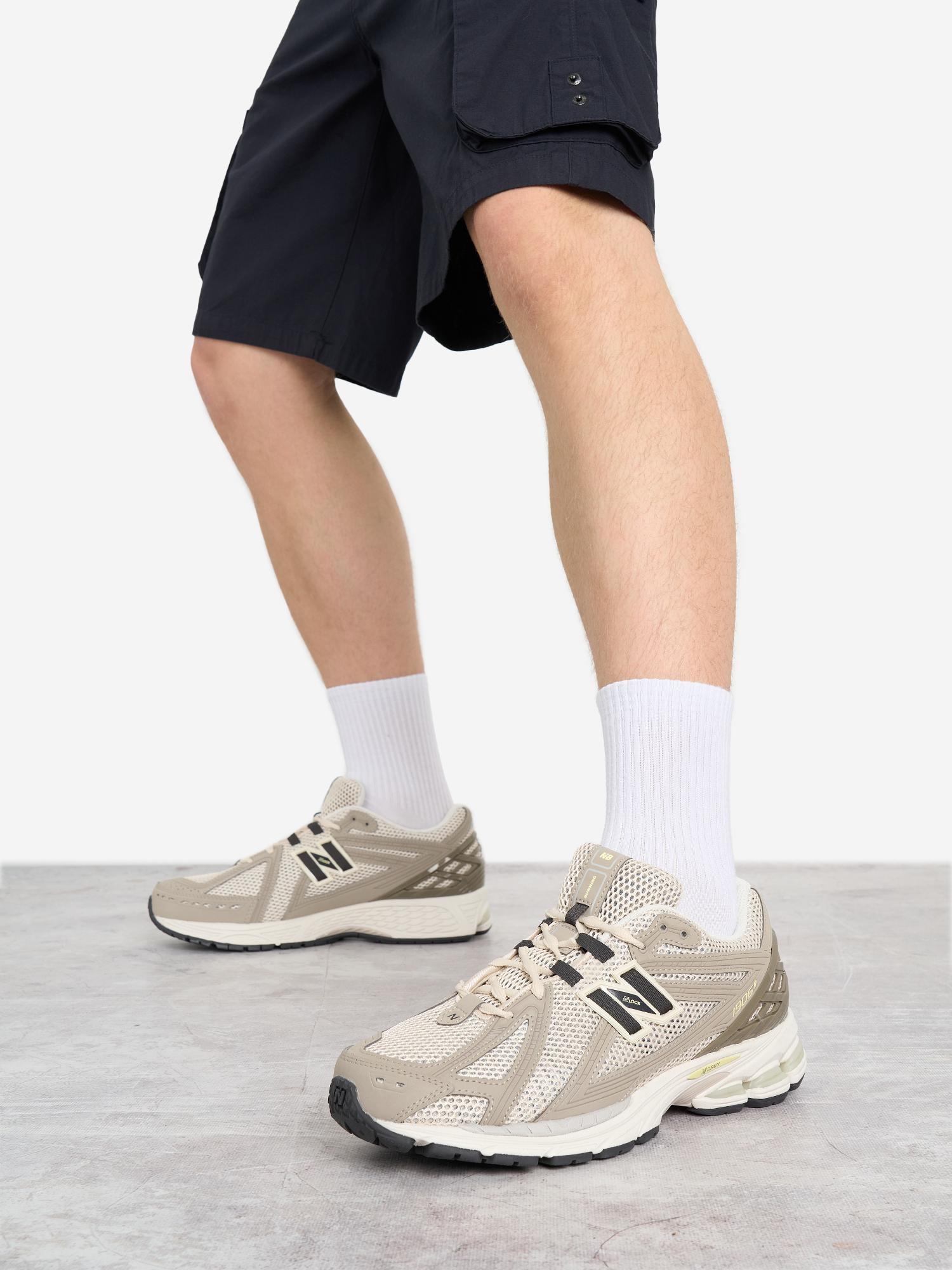 

Кроссовки мужские New Balance 1906 R, Серый