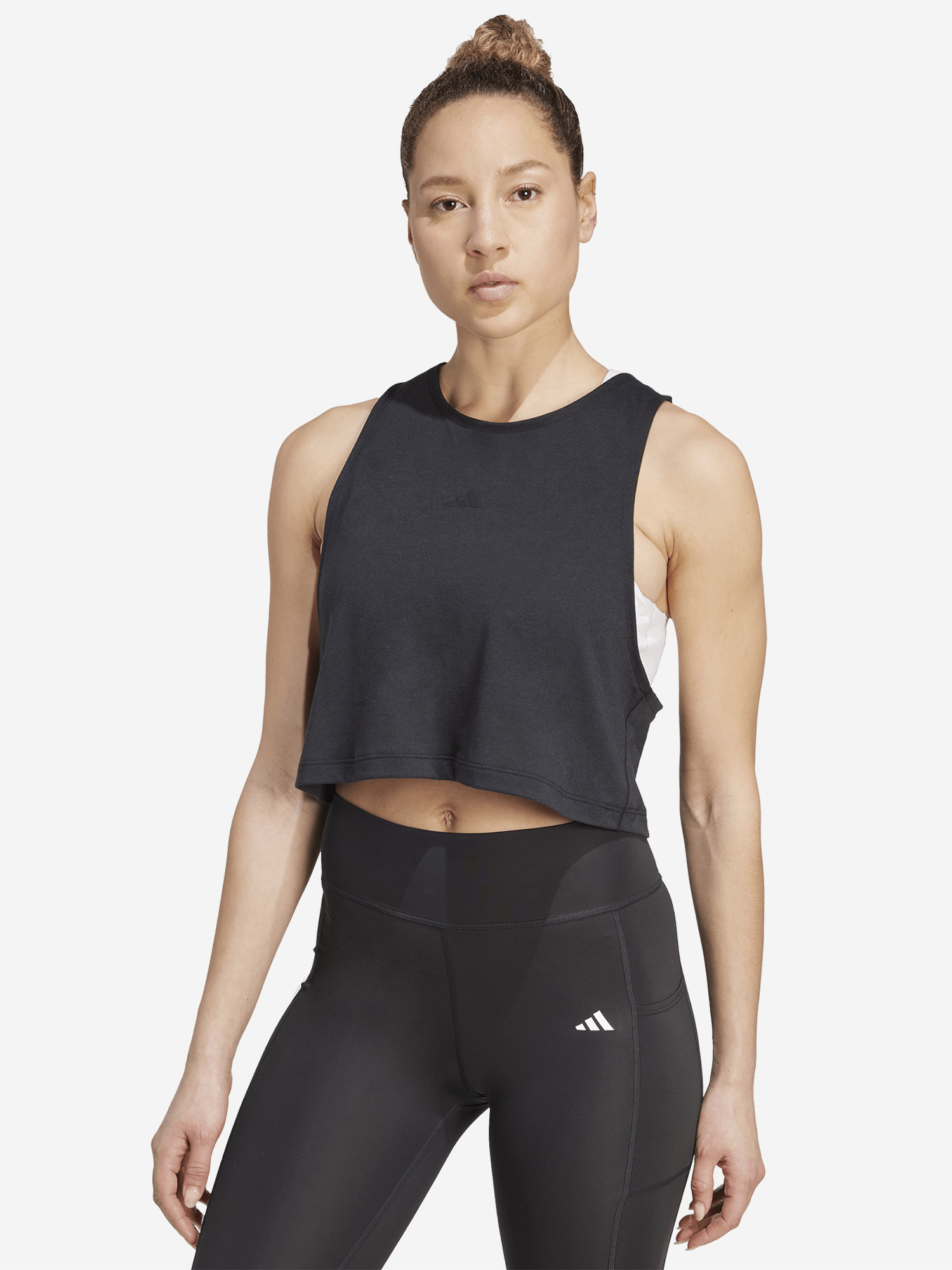 Изображение товара Женская спортивная майка adidas для фитнеса приталенная средней длины