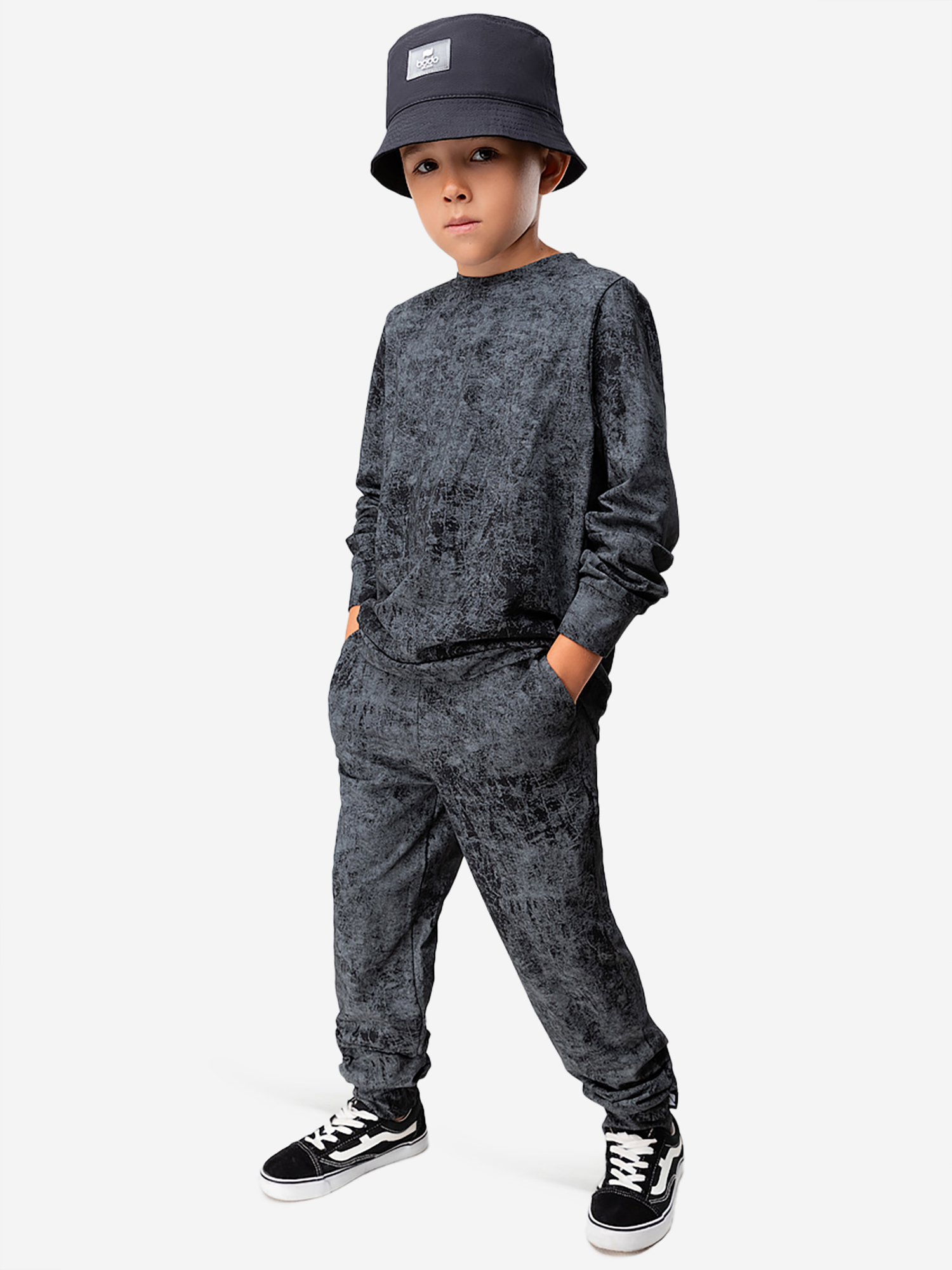 Изображение товара Костюм для мальчиков bodo черный графит всесезонный для путешествий спорт