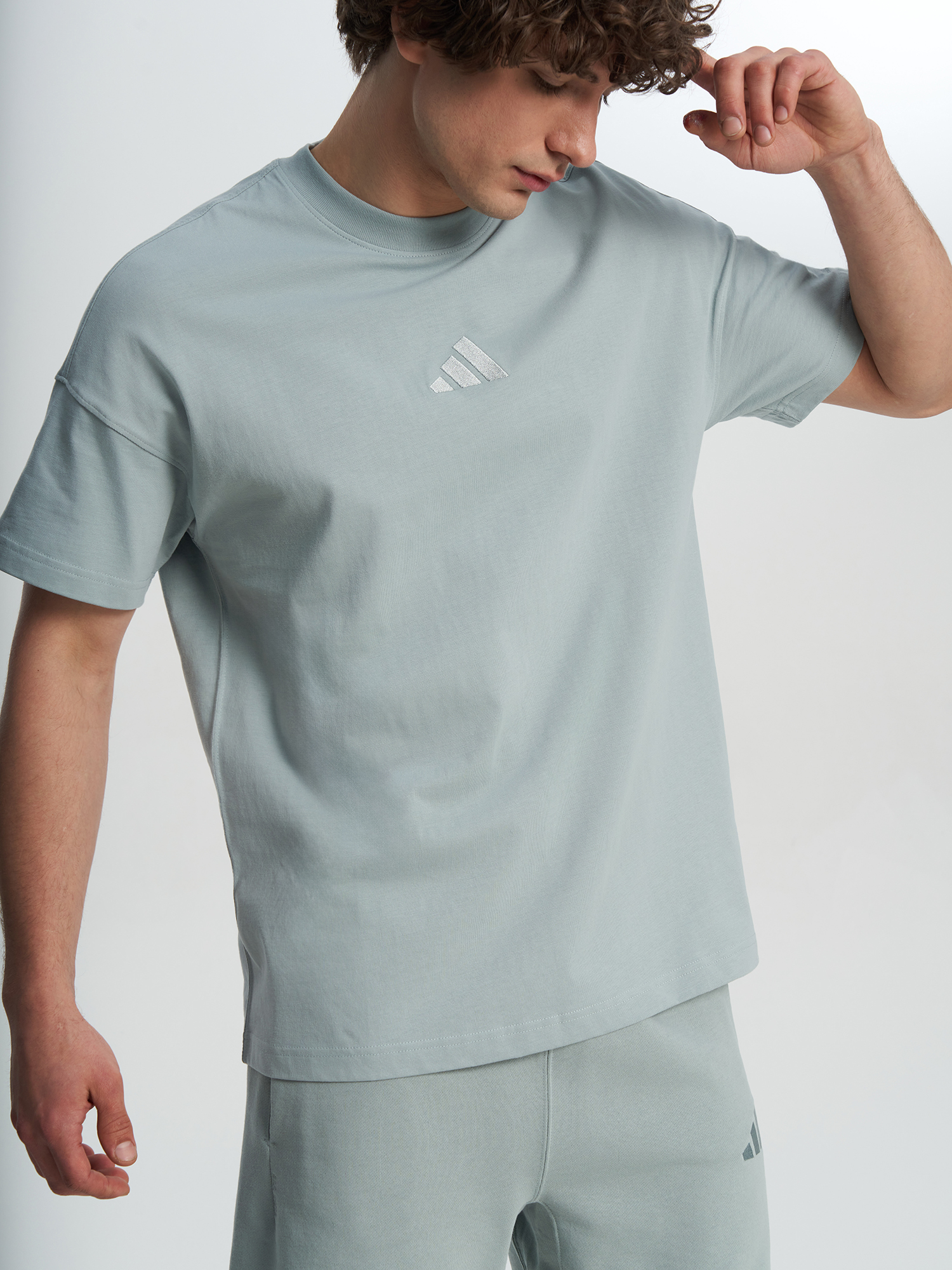 Изображение товара Мужская футболка Adidas с логотипом из 100% хлопка