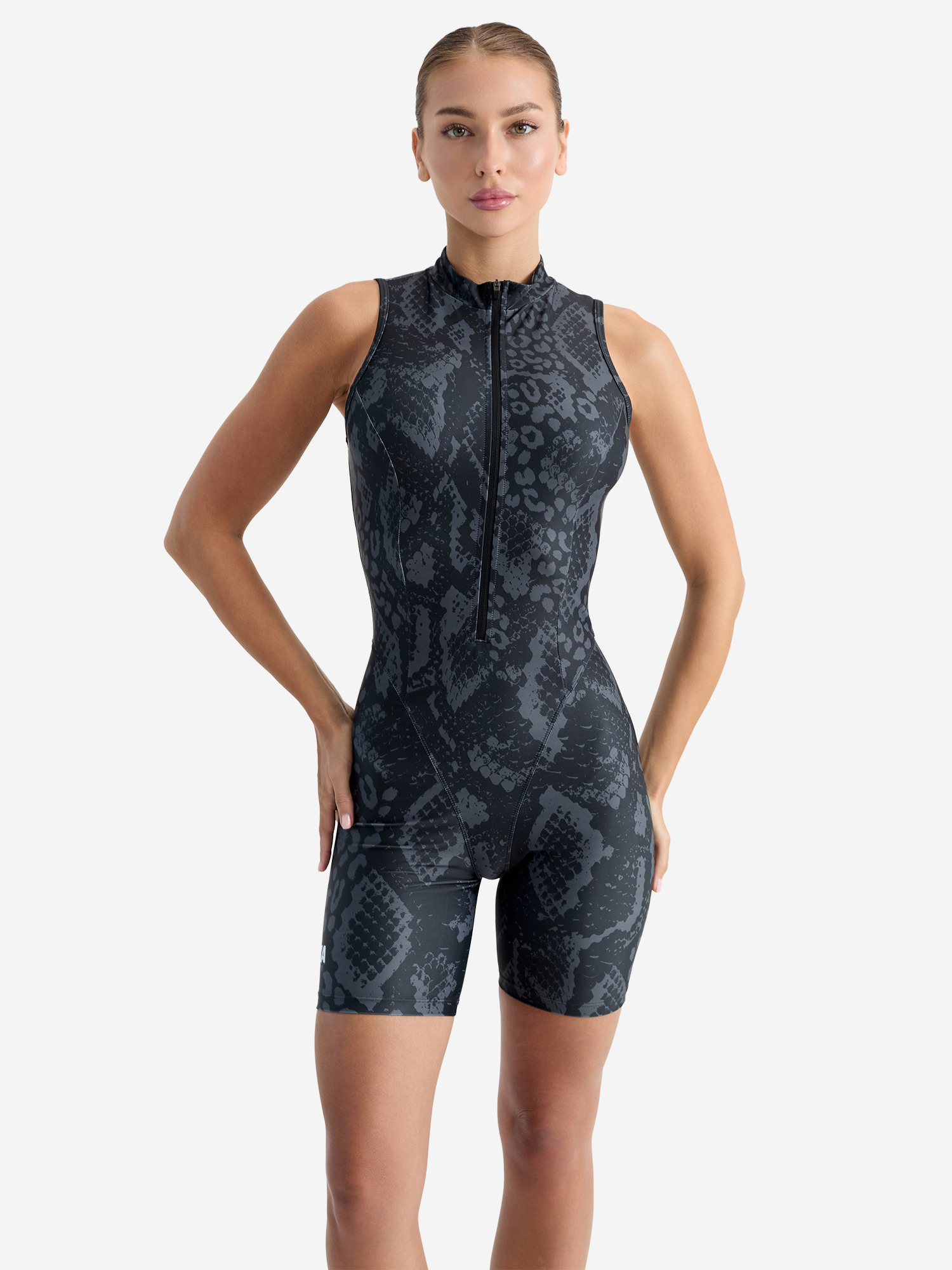 Изображение товара Комбинезон женский спортивный BARKA черный 0011BARKACQDTB4G-LEOCONDA