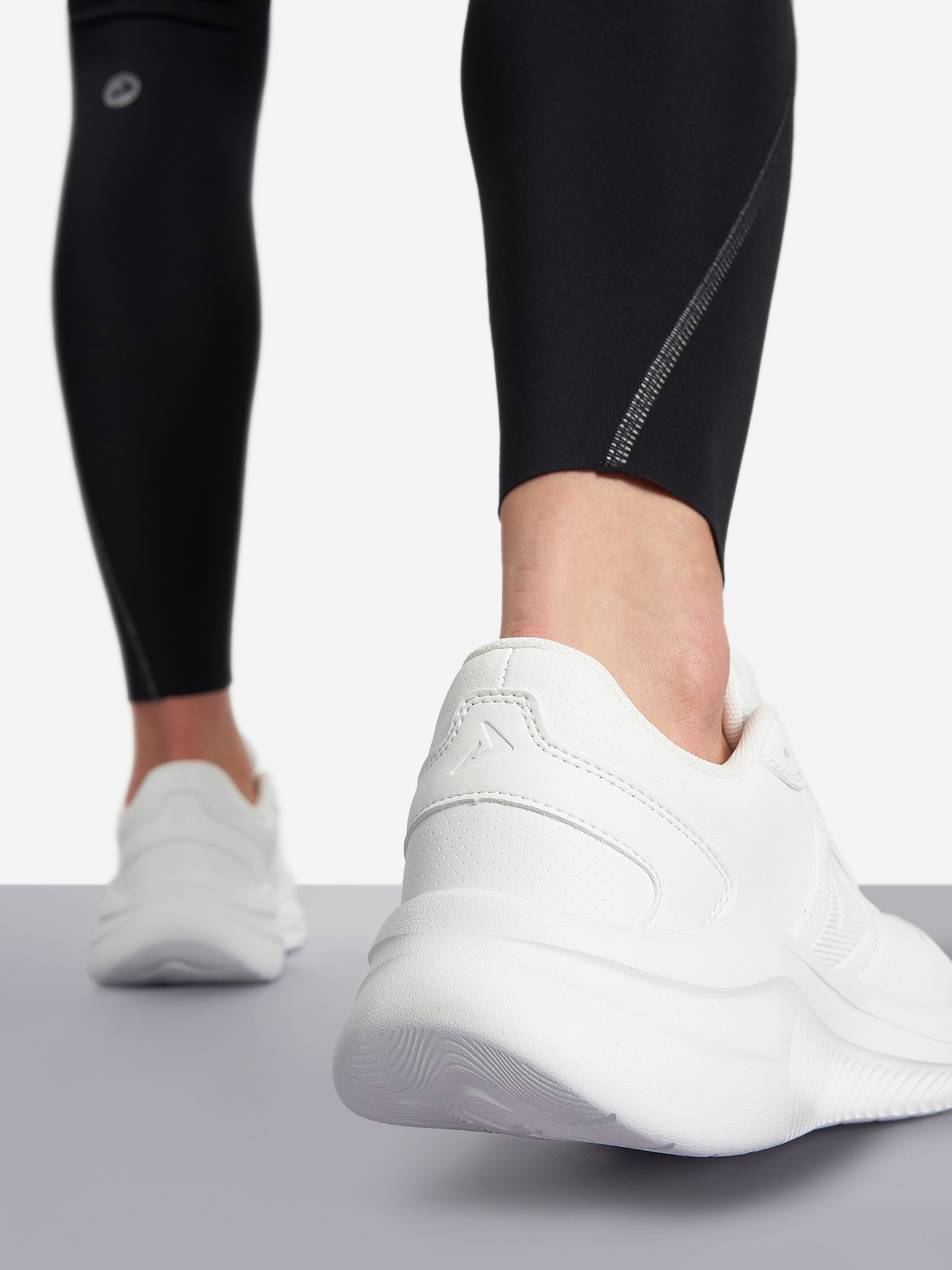 фото Кроссовки женские demix turbo 2 pu, белый