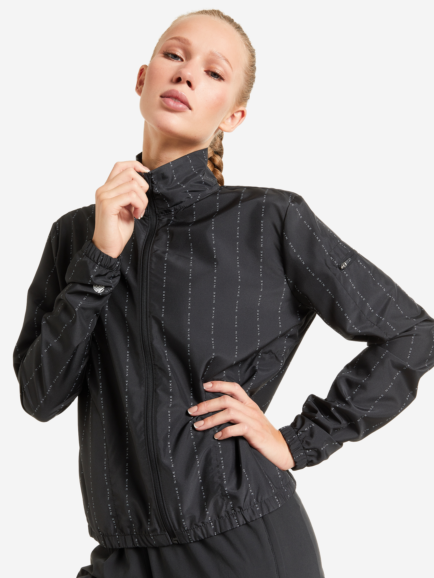 

Ветровка женская Nike Dri-FIT Icon Clash, Черный