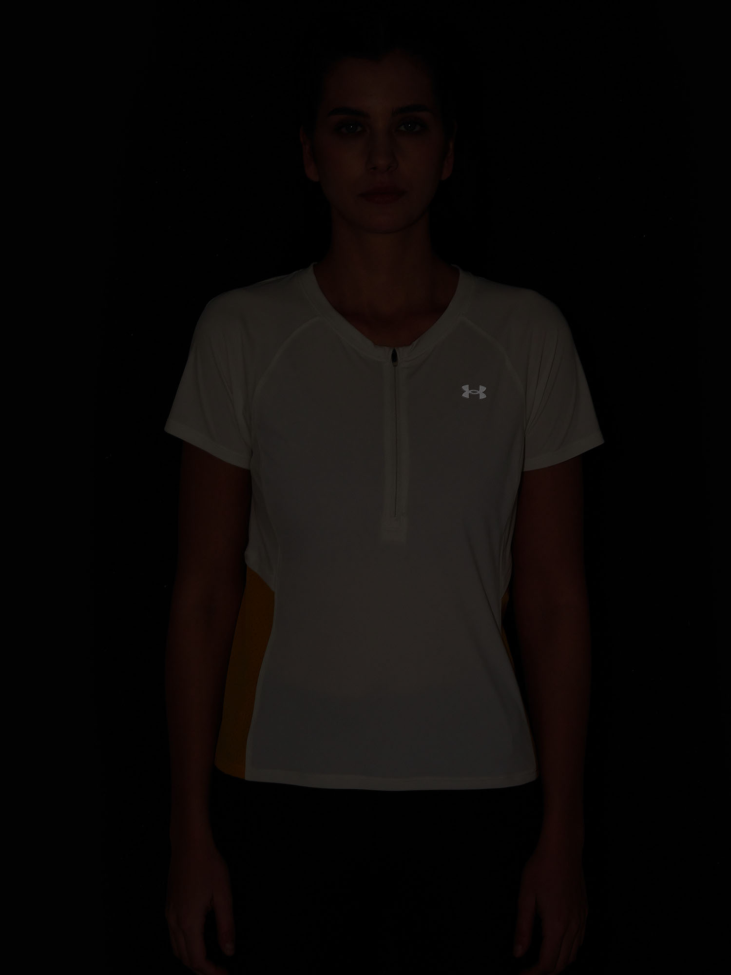 фото Футболка женская under armour trail run, бежевый