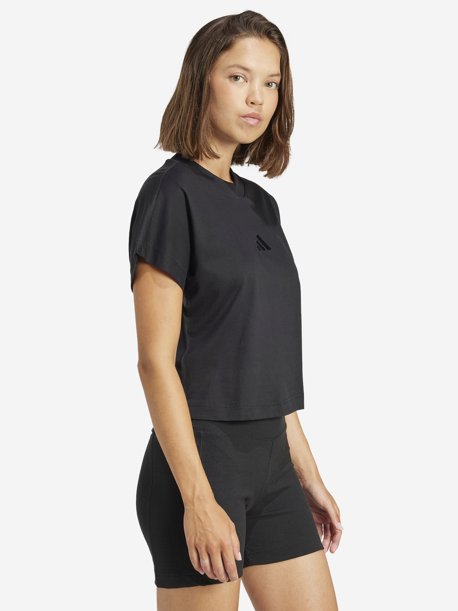 Изображение товара Женская футболка adidas с логотипом, натуральный хлопок, всесезонная