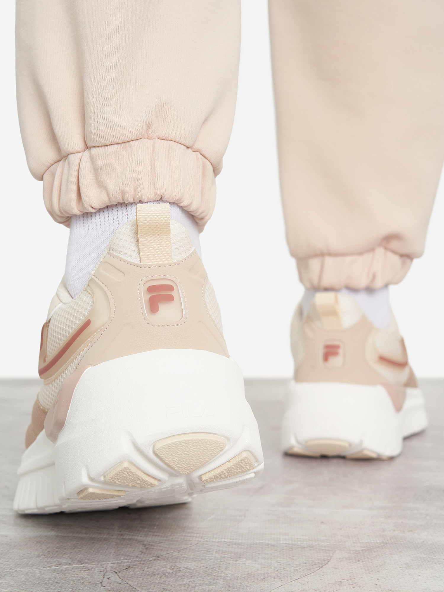 фото Кроссовки женские fila offset, бежевый