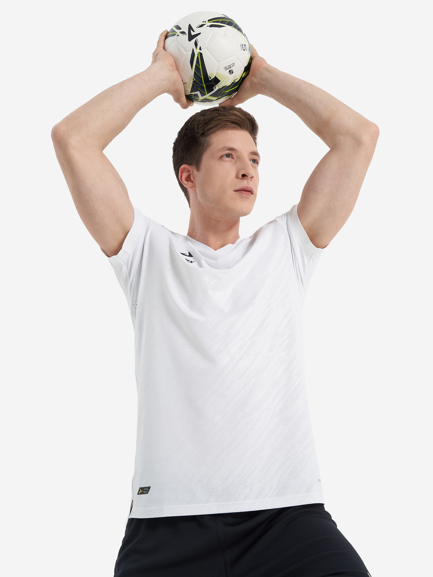 Изображение товара Мужская спортивная футболка Demix для футбола с технологией MOVI Wick