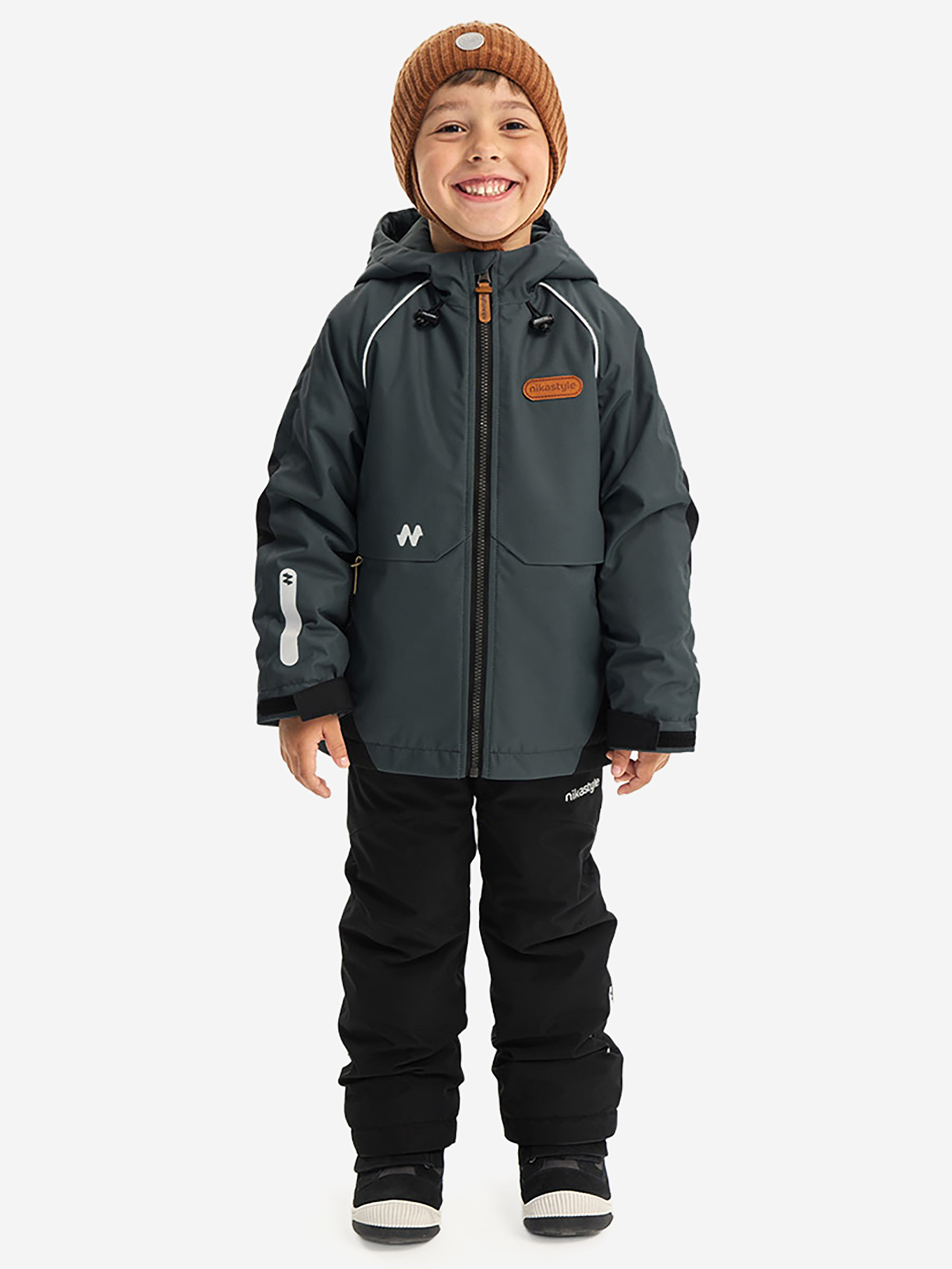 Изображение товара Костюм NIKASTYLE, Мох/черный