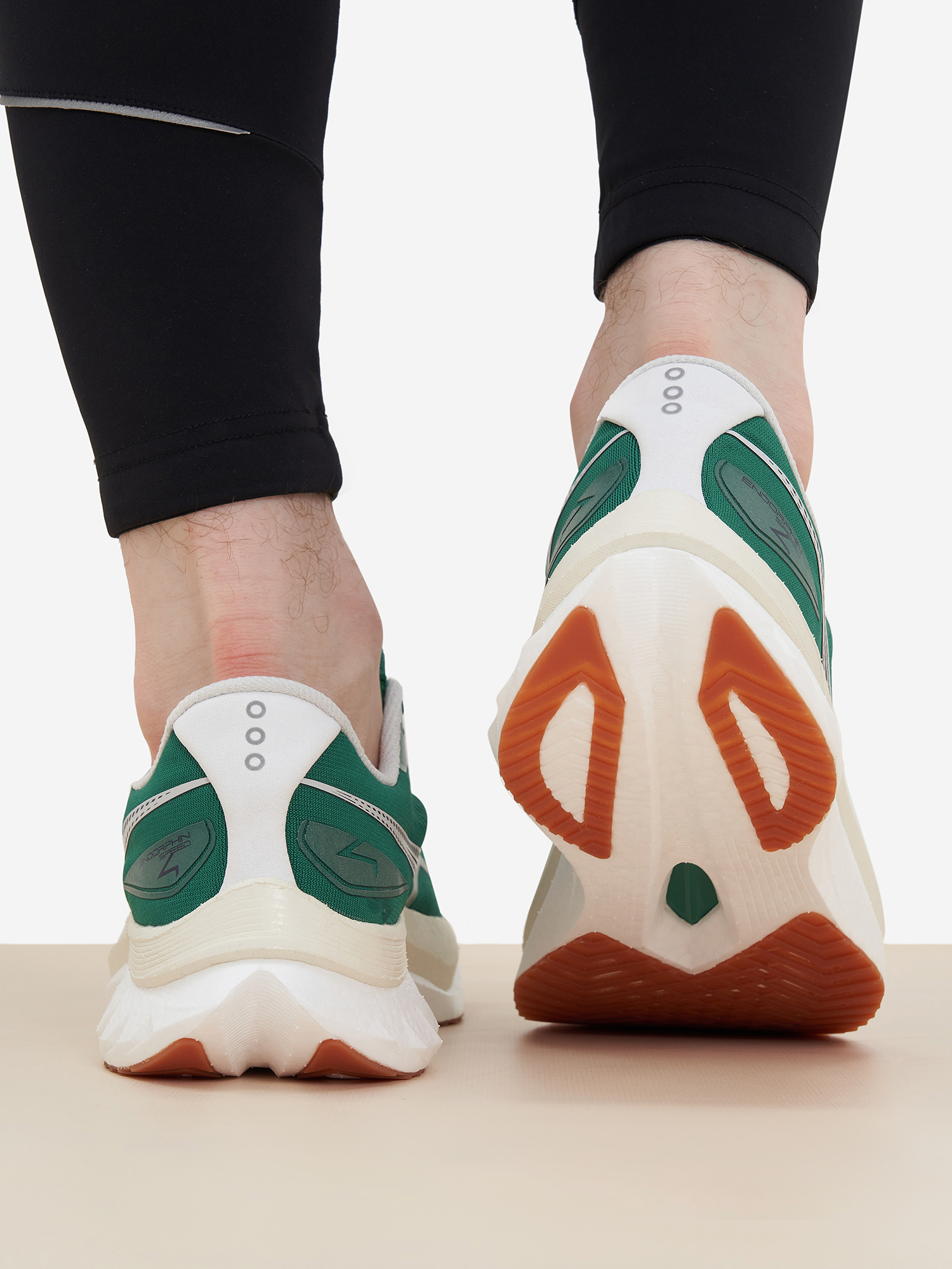 фото Кроссовки мужские saucony endorphin speed 4, зеленый