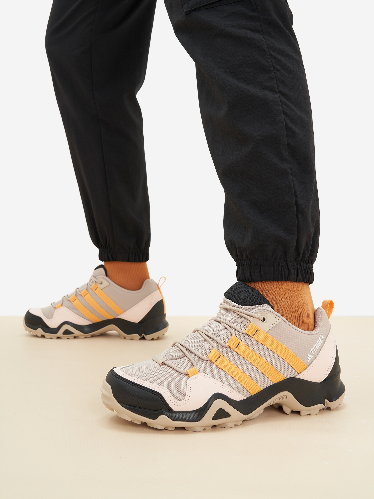 

Полуботинки женские adidas Terrex AX2S, Коричневый