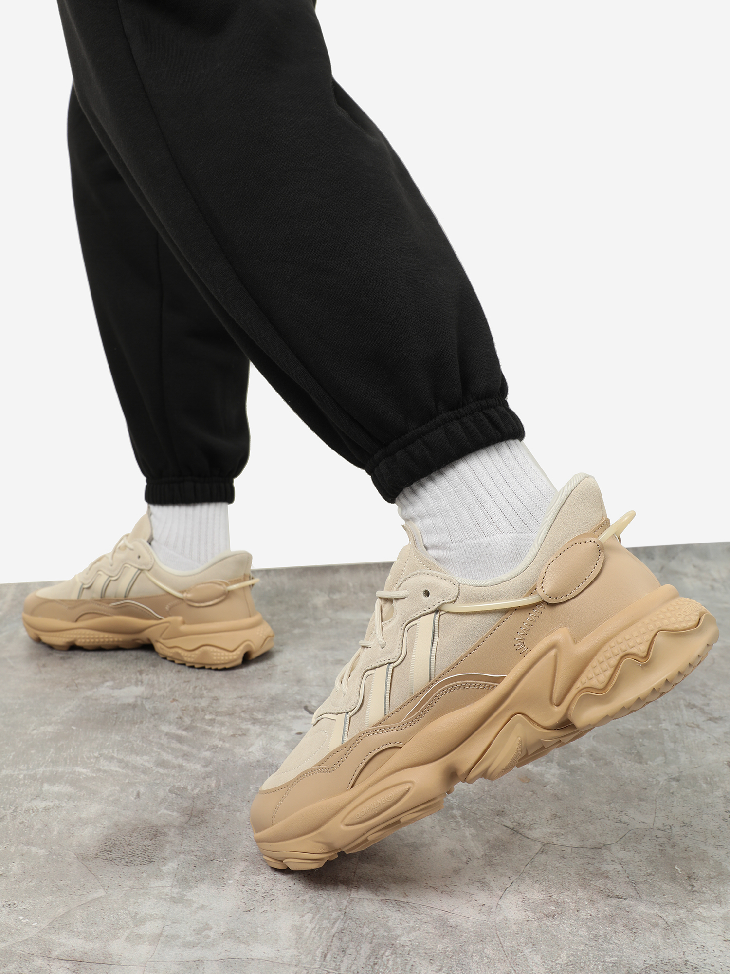 

Кроссовки мужские adidas Ozweego TR, Бежевый