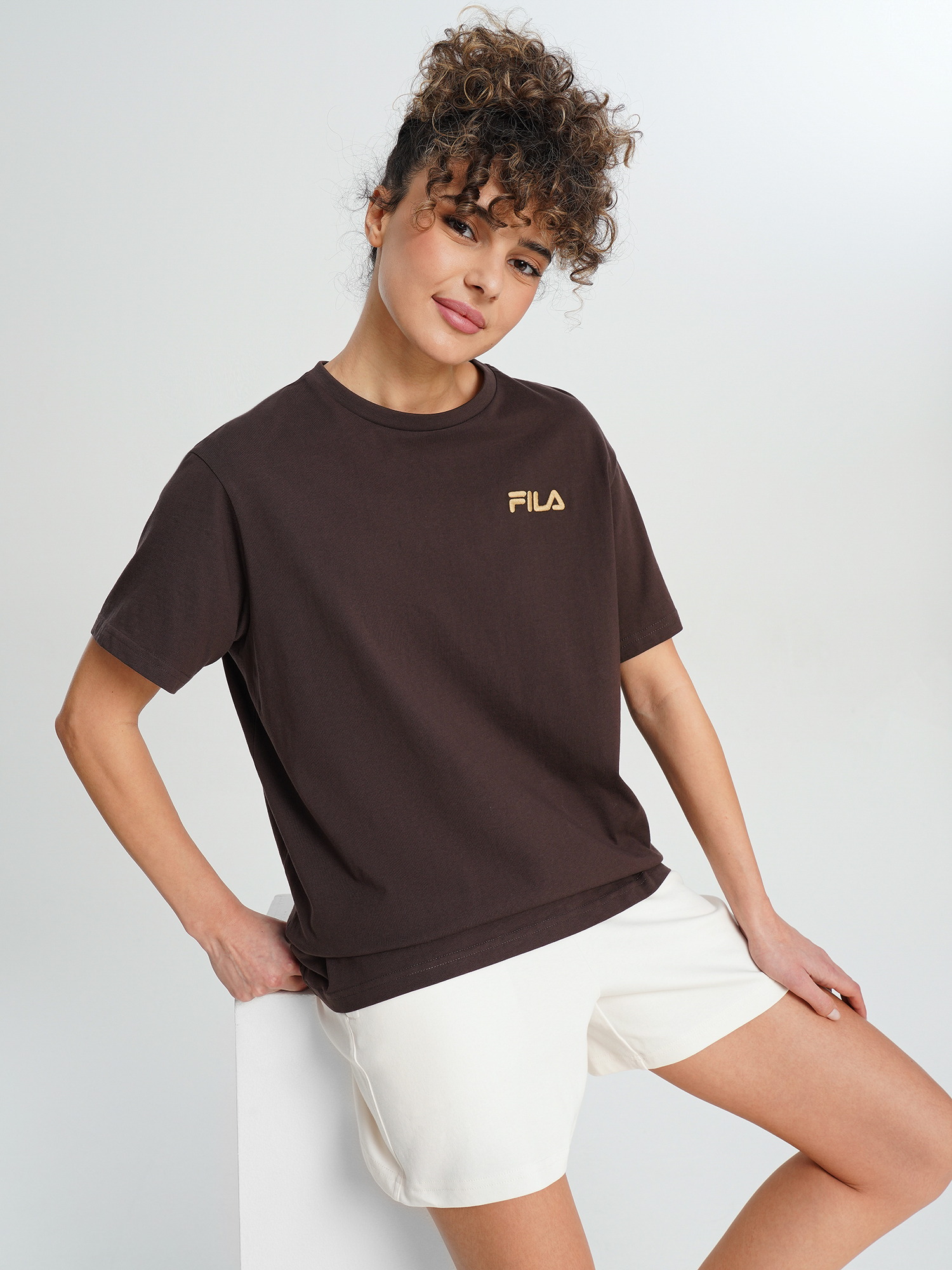 Изображение товара Футболка женская оверсайз FILA, Темно-коричневый