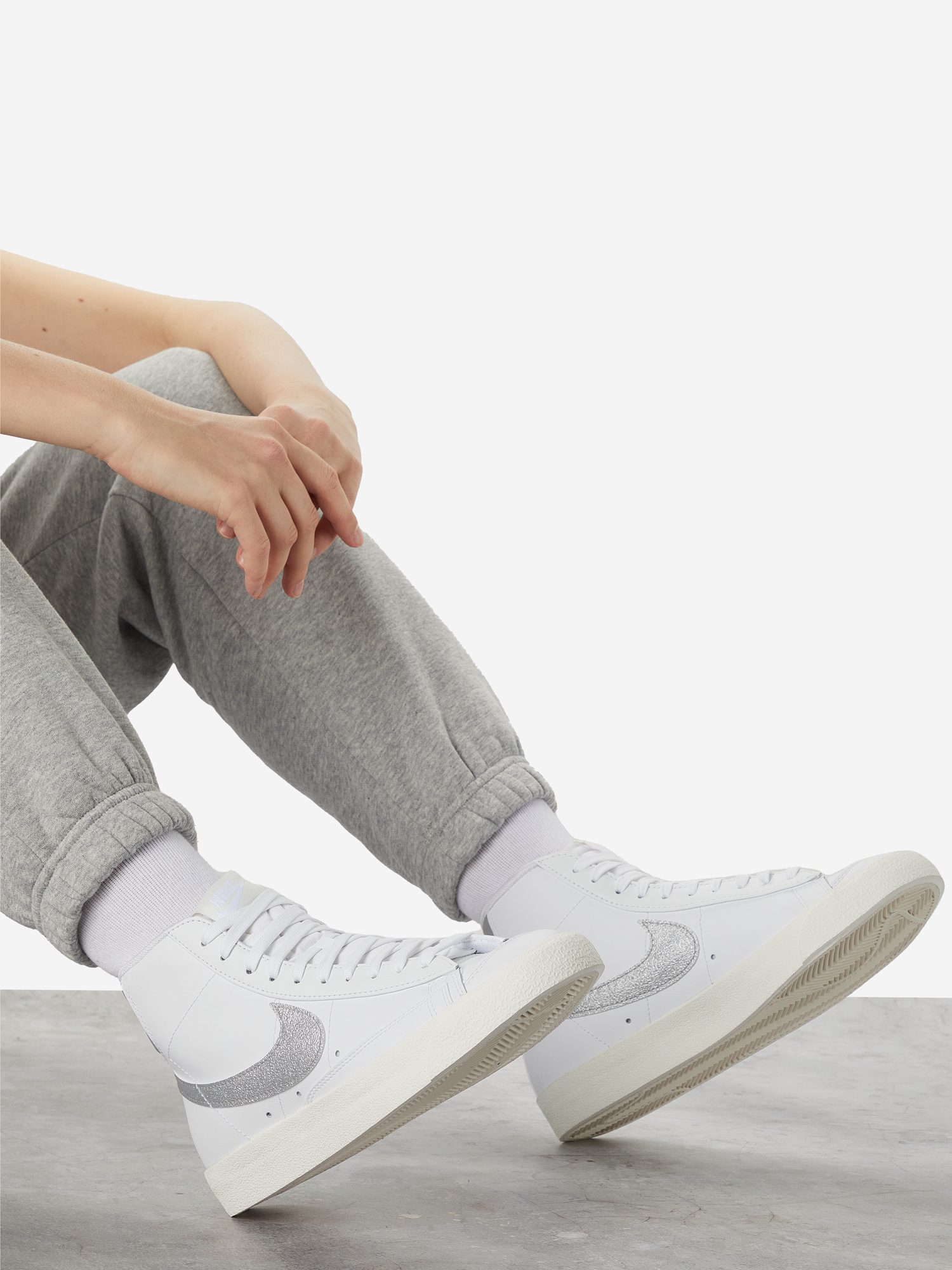 

Кеды женские Nike Blazer Mid '77 ESS, Белый