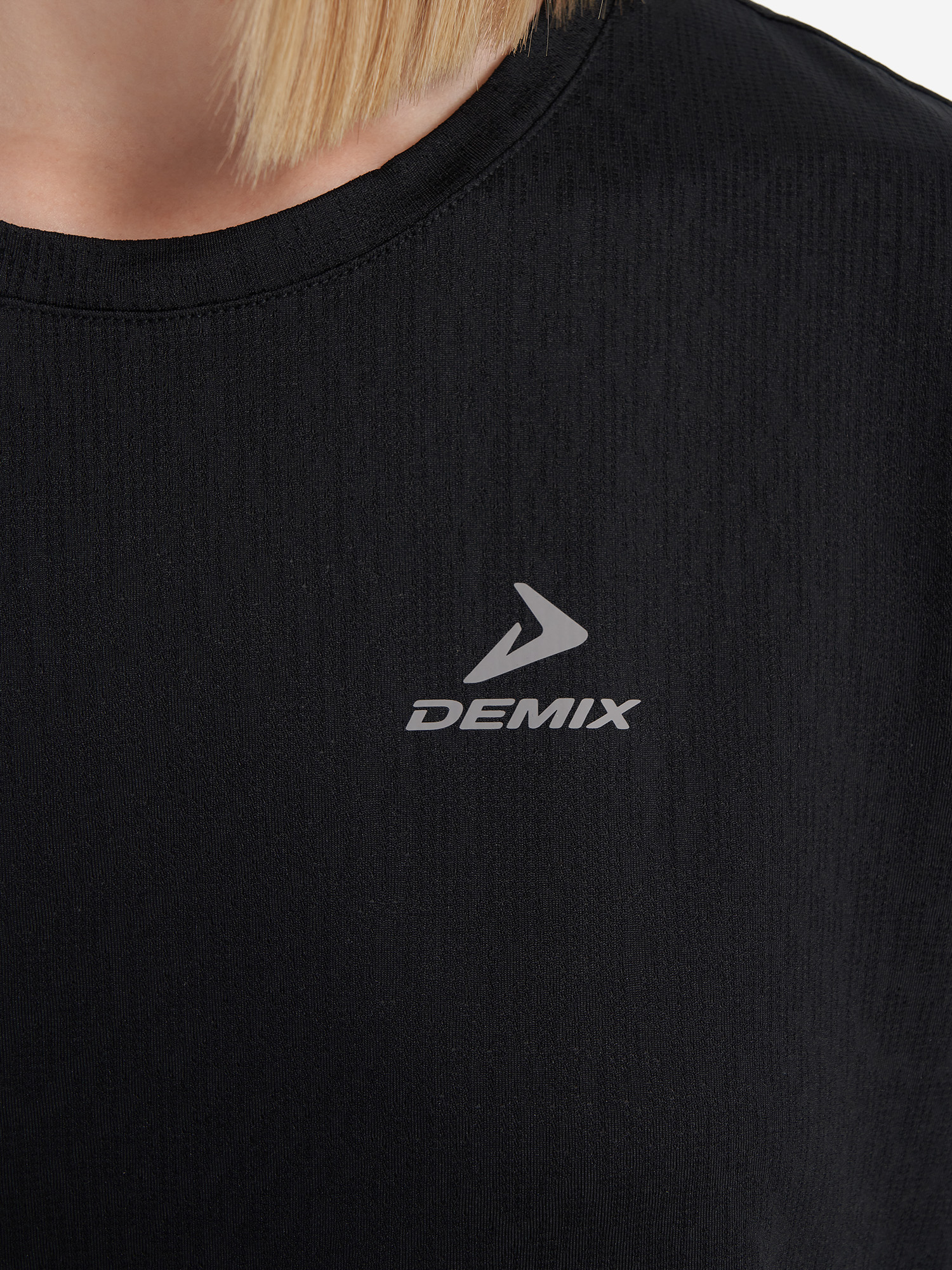 фото Футболка женская demix, черный