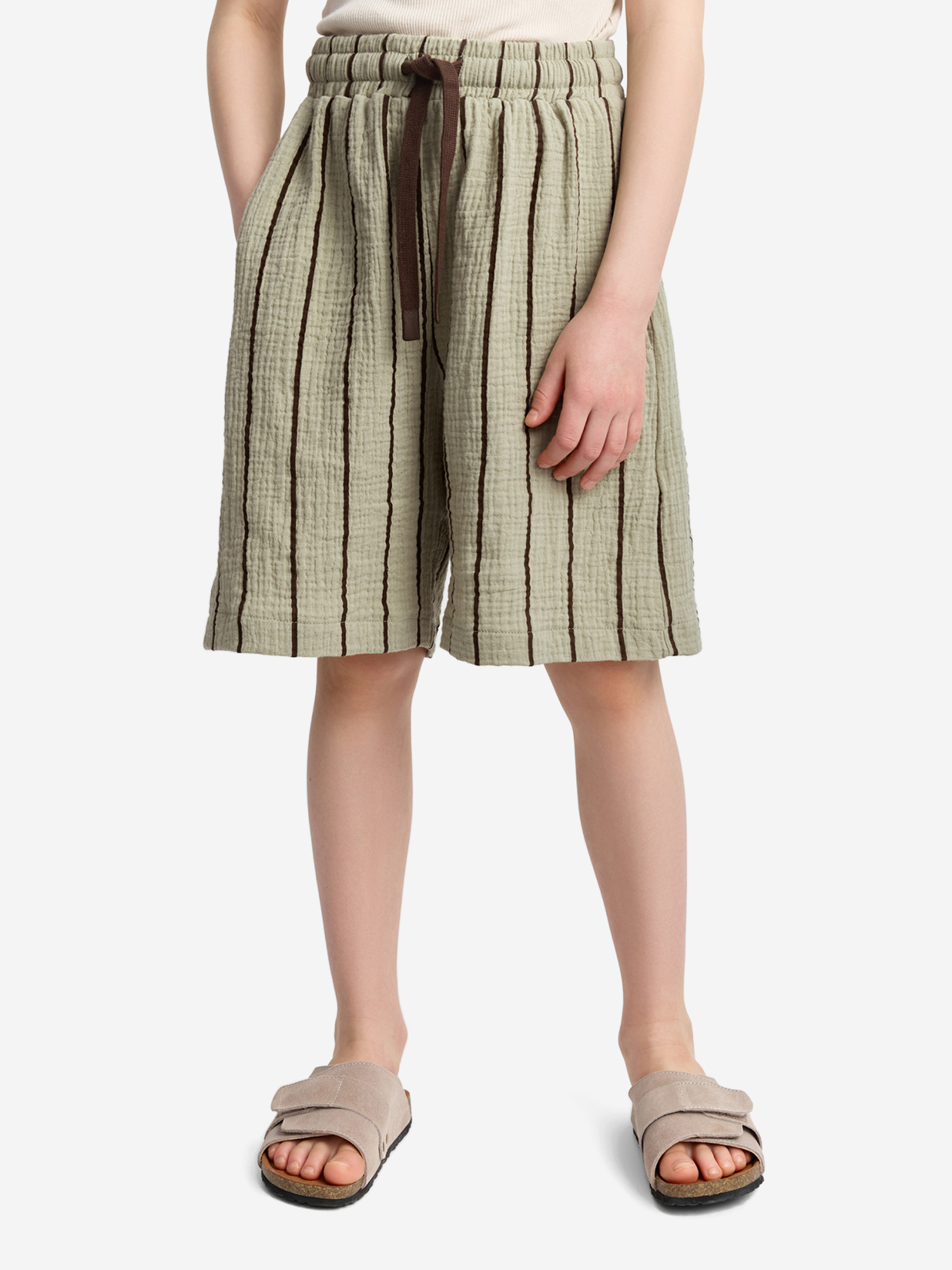 Изображение товара Детские пляжные шорты HAPPY BABY зеленого цвета для сезона лето