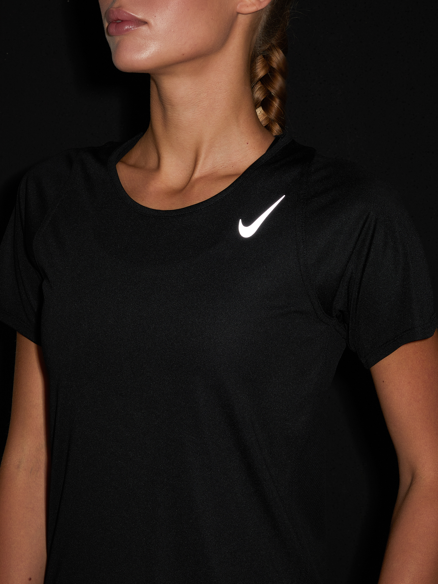 Футболка женская Nike Dri-FIT Race, Черный DD5927N06-010, размер 48-50 - фото 4