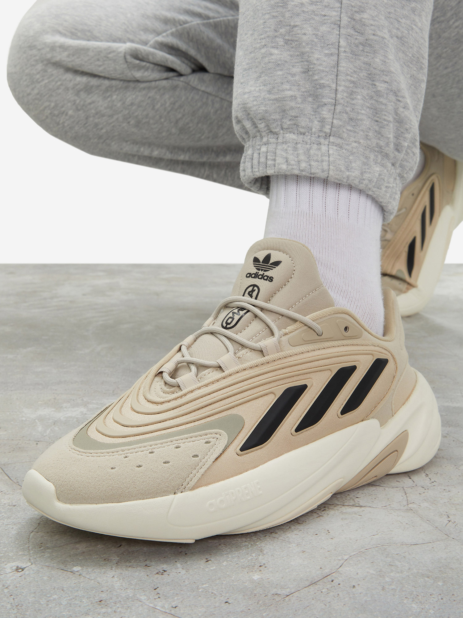 

Кроссовки женские adidas Ozelia, Бежевый