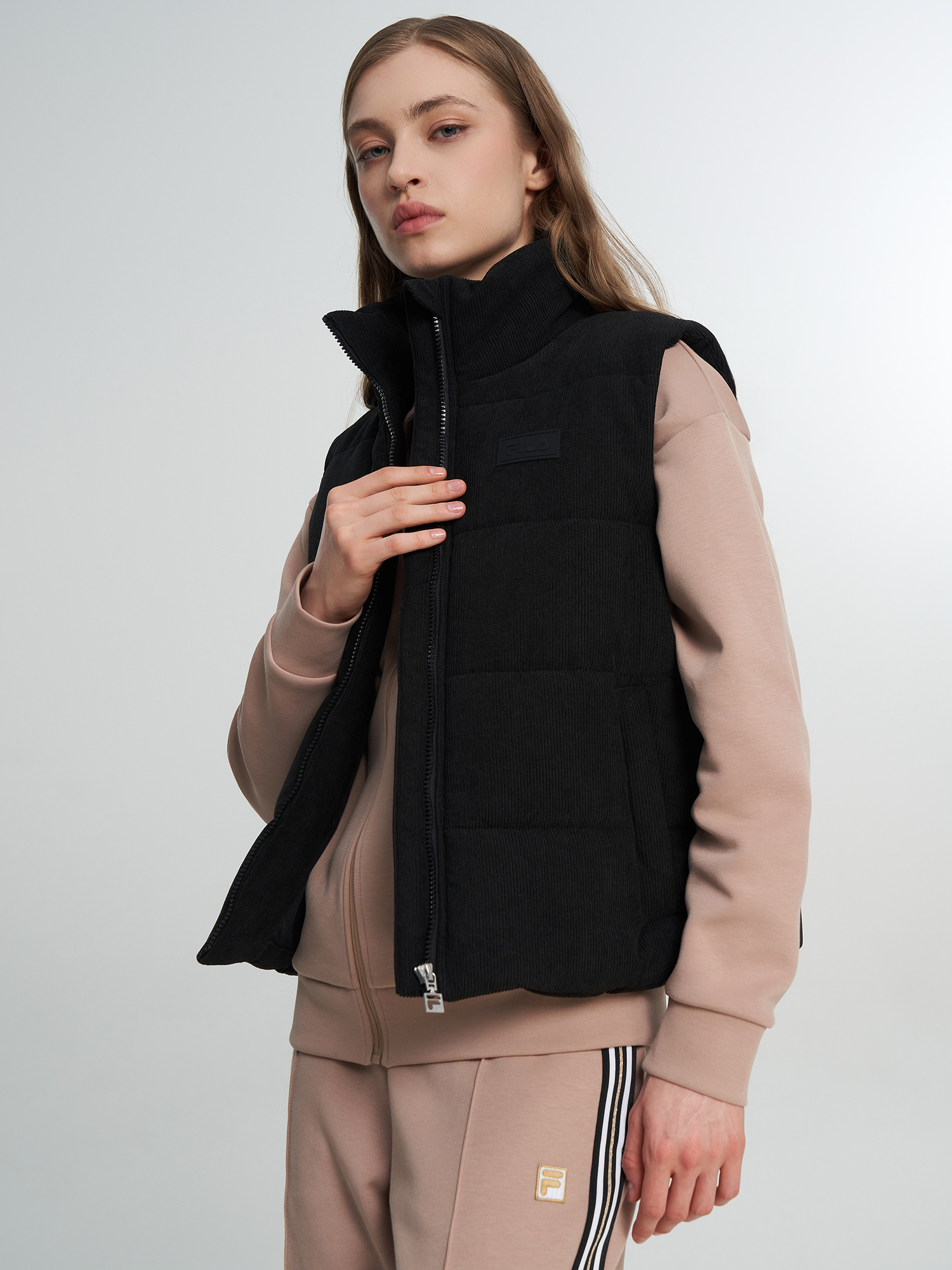 Изображение товара Жилет утепленный женский FILA 144218FLA-99 с мембраной и синтетическим утеплителем Изображение товара Жилет утепленный женский FILA 144218FLA-99 с мембраной и синтетическим утеплителем