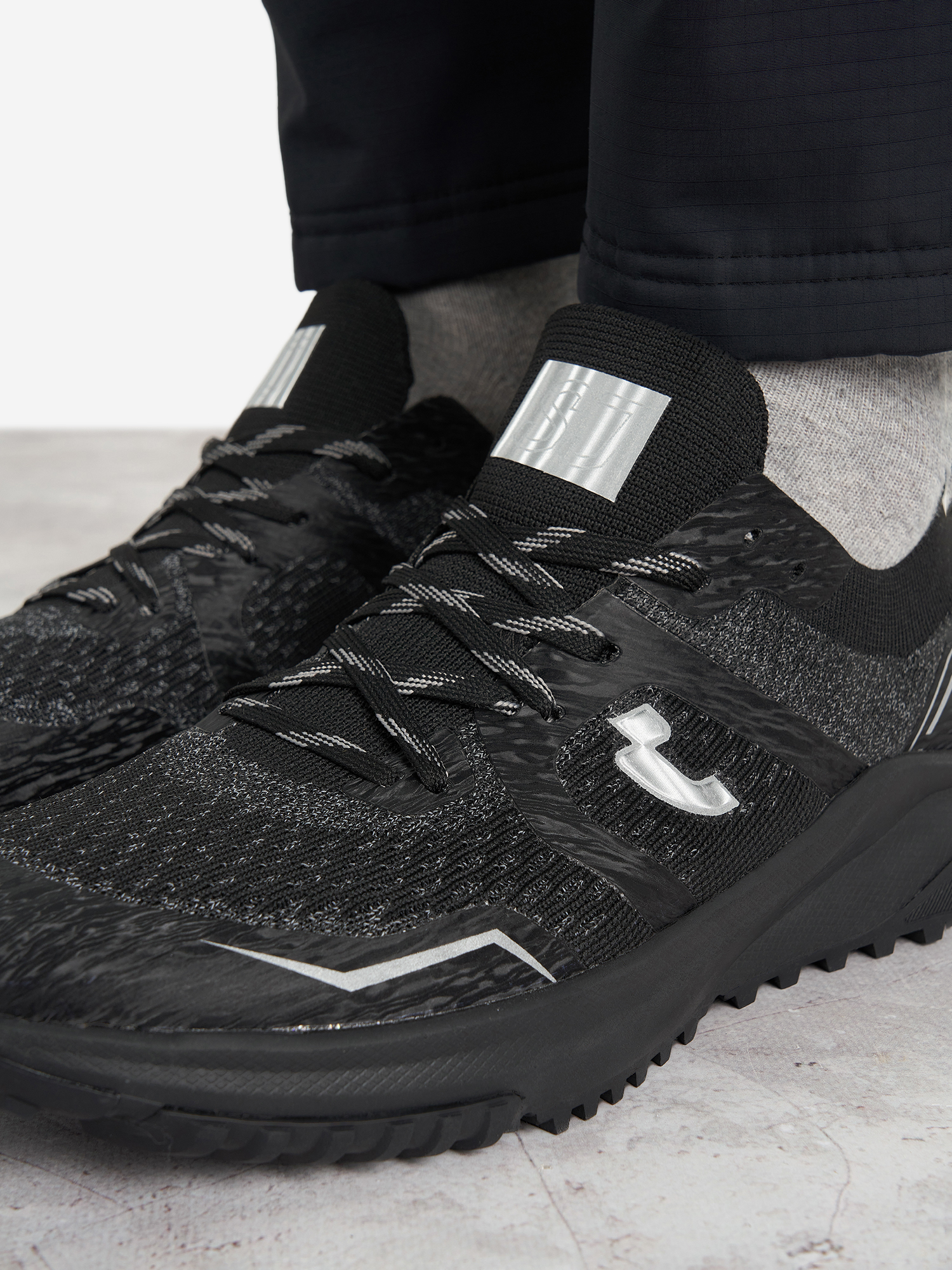 фото Кроссовки мужские safety jogger, черный