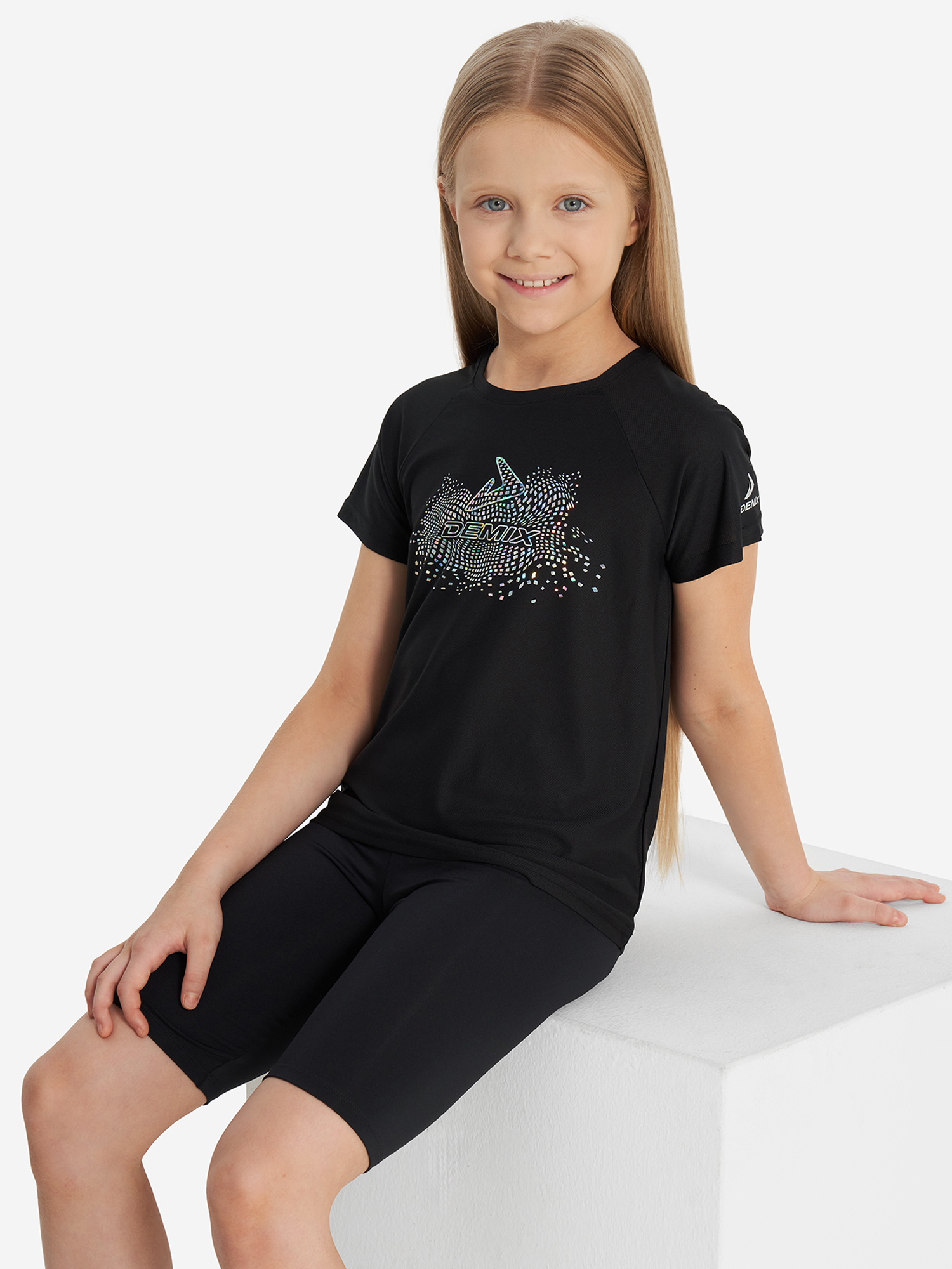 

Футболка для девочек Demix, Черный