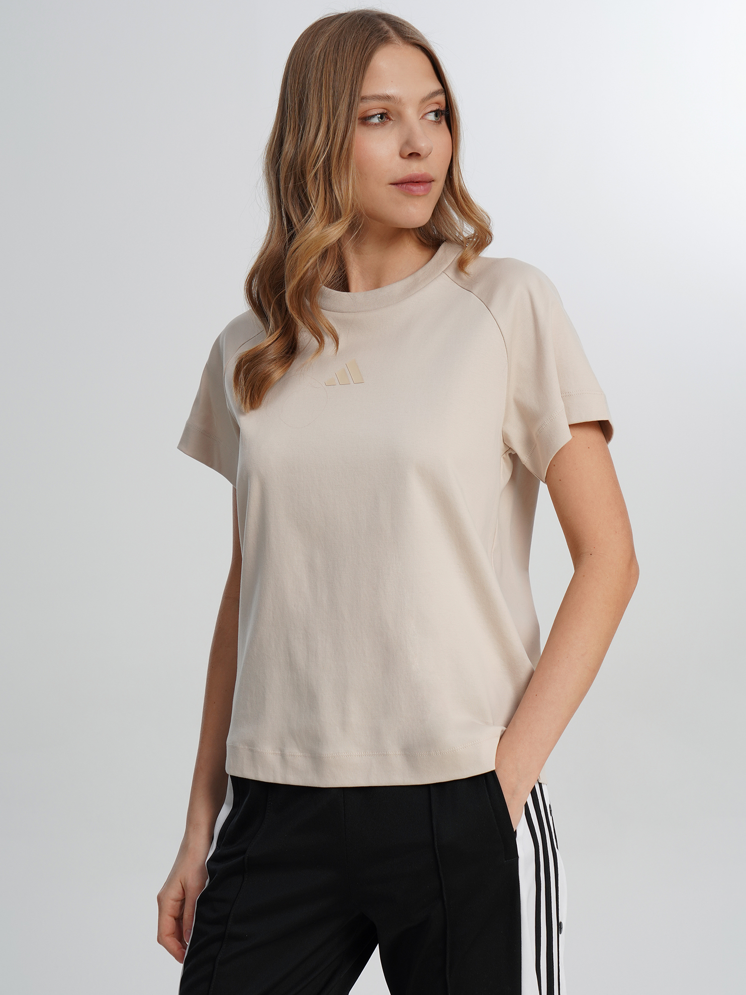 

Футболка женская Adidas, Бежевый
