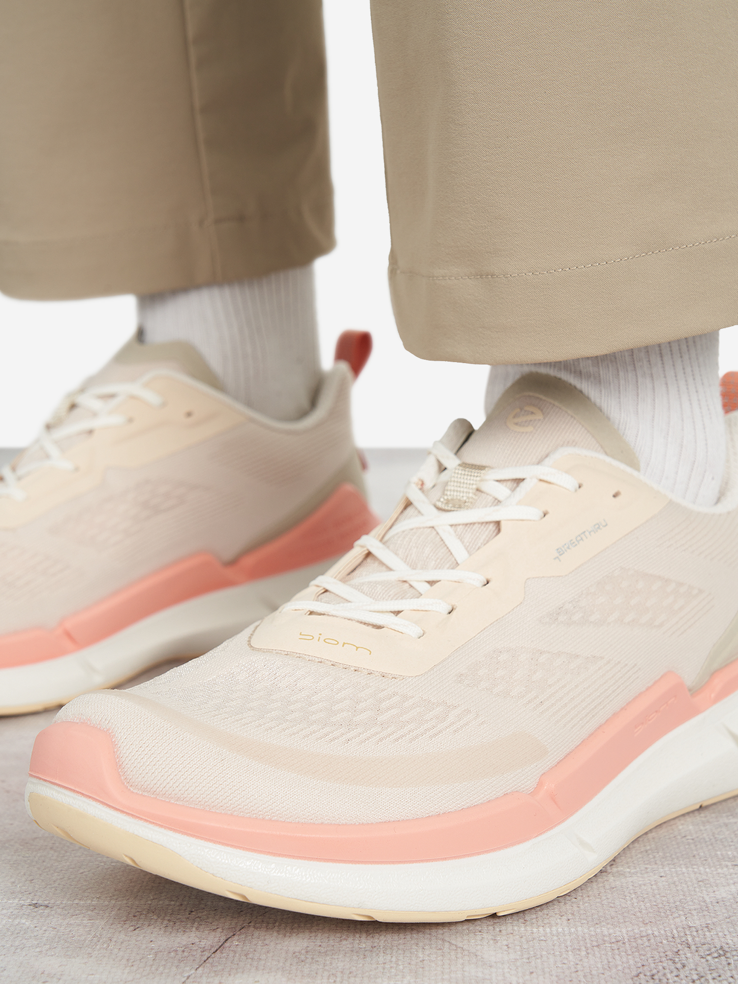 фото Кроссовки женские ecco biom 2.2, бежевый