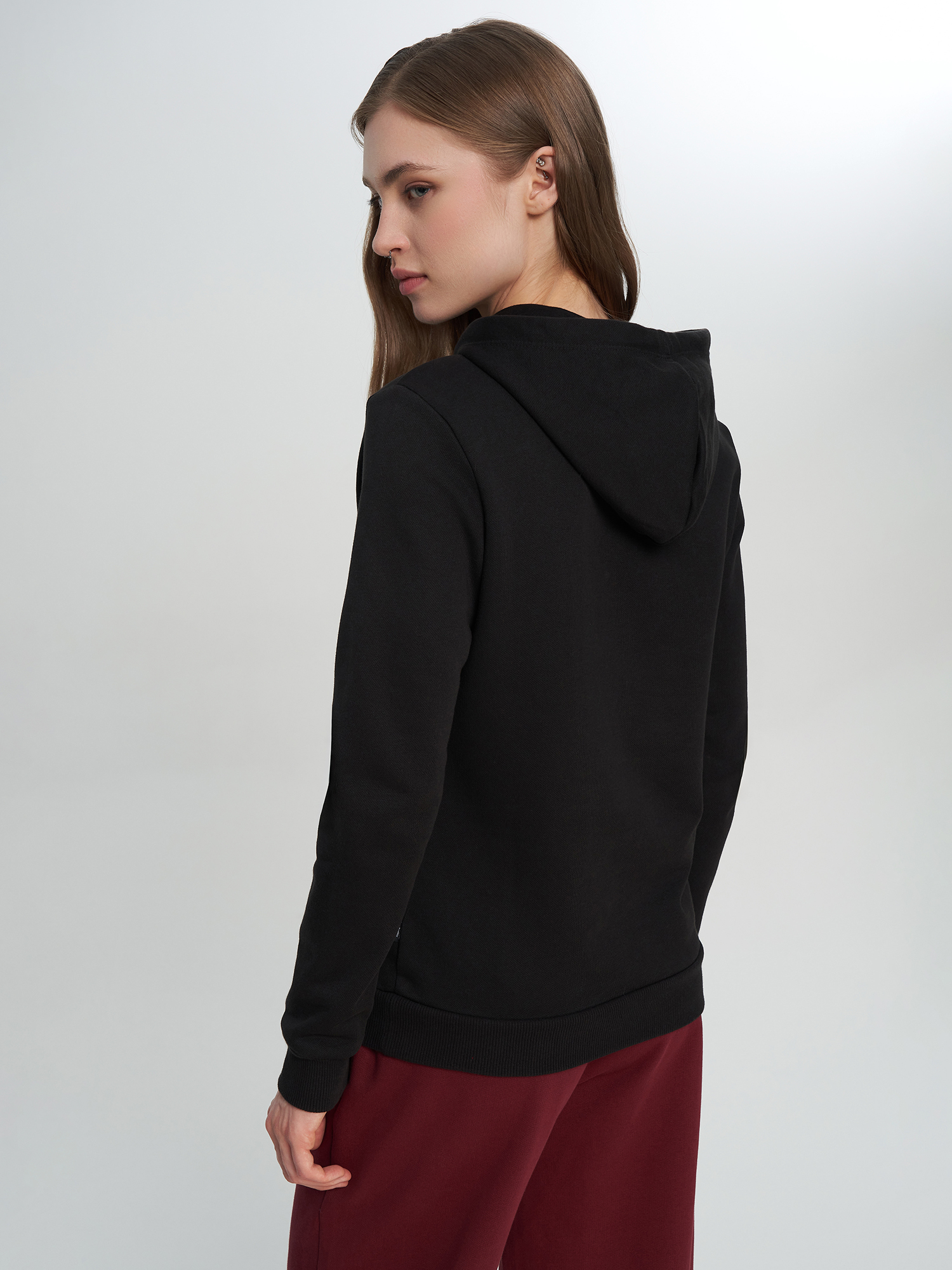 Худи женское PUMA ESS+ Embroidery, Черный 2