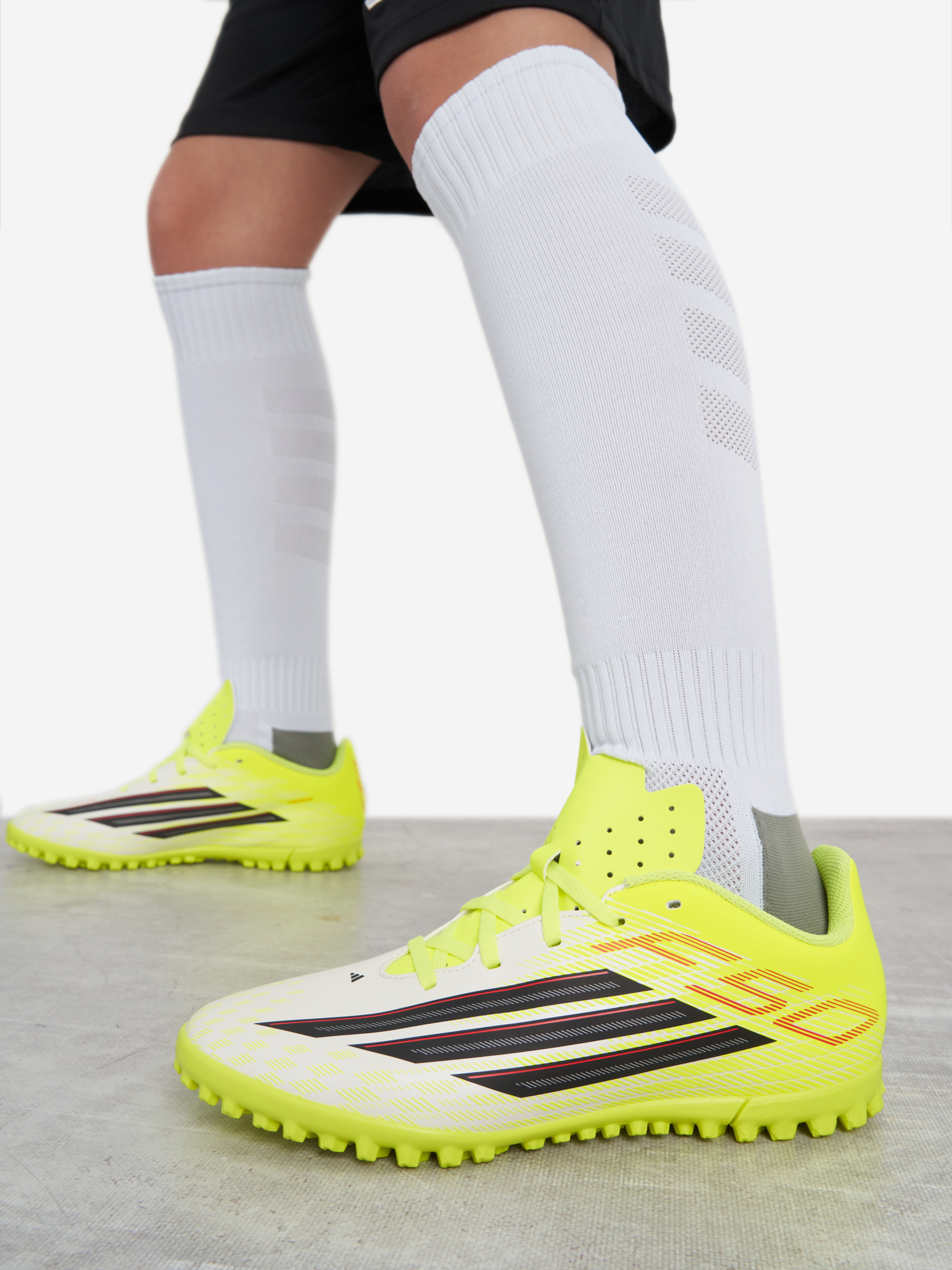 Изображение товара Бутсы для мальчиков adidas для футбола всесезонные искусственный газон