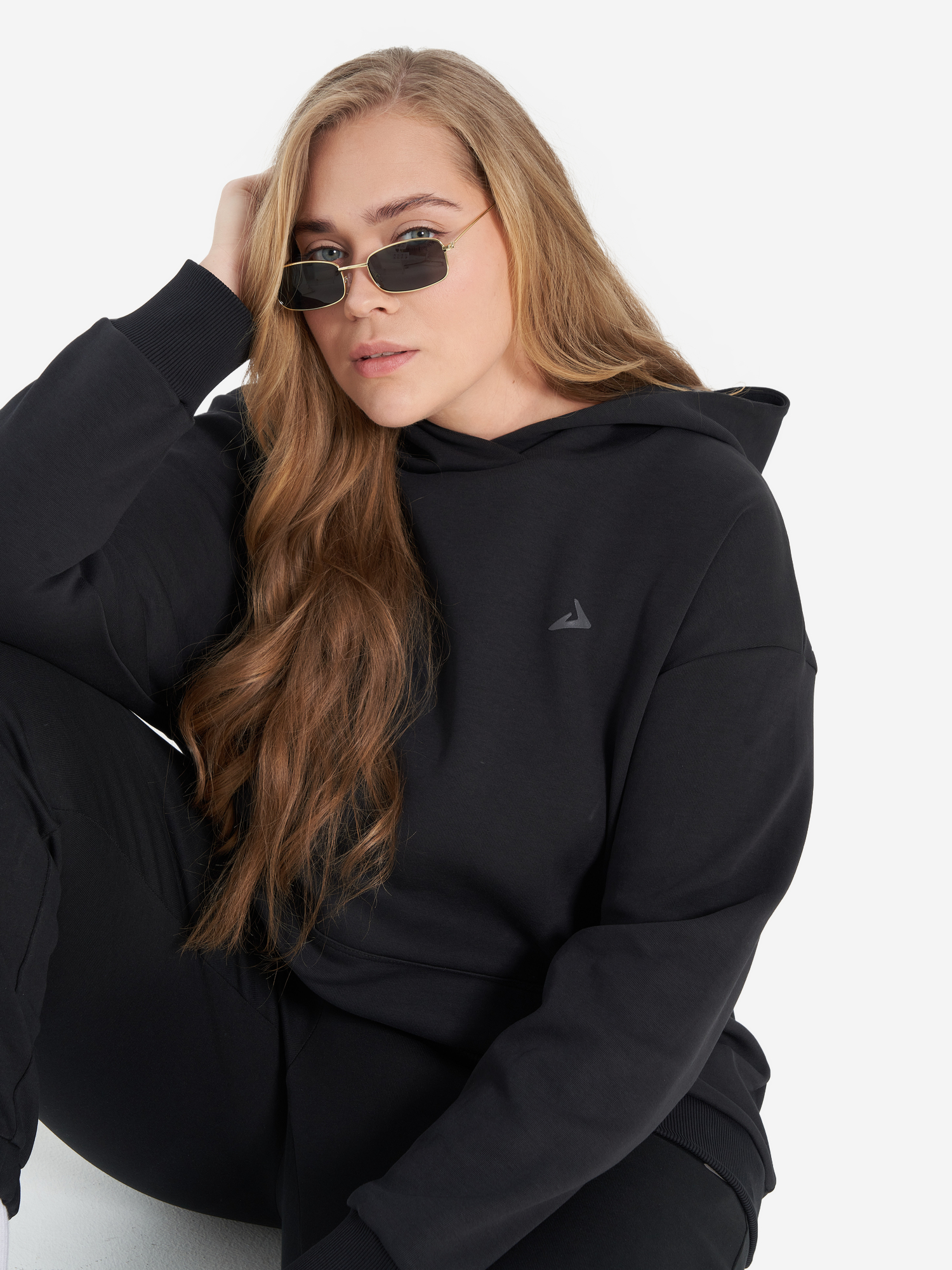 фото Худи женское demix, plus size, черный