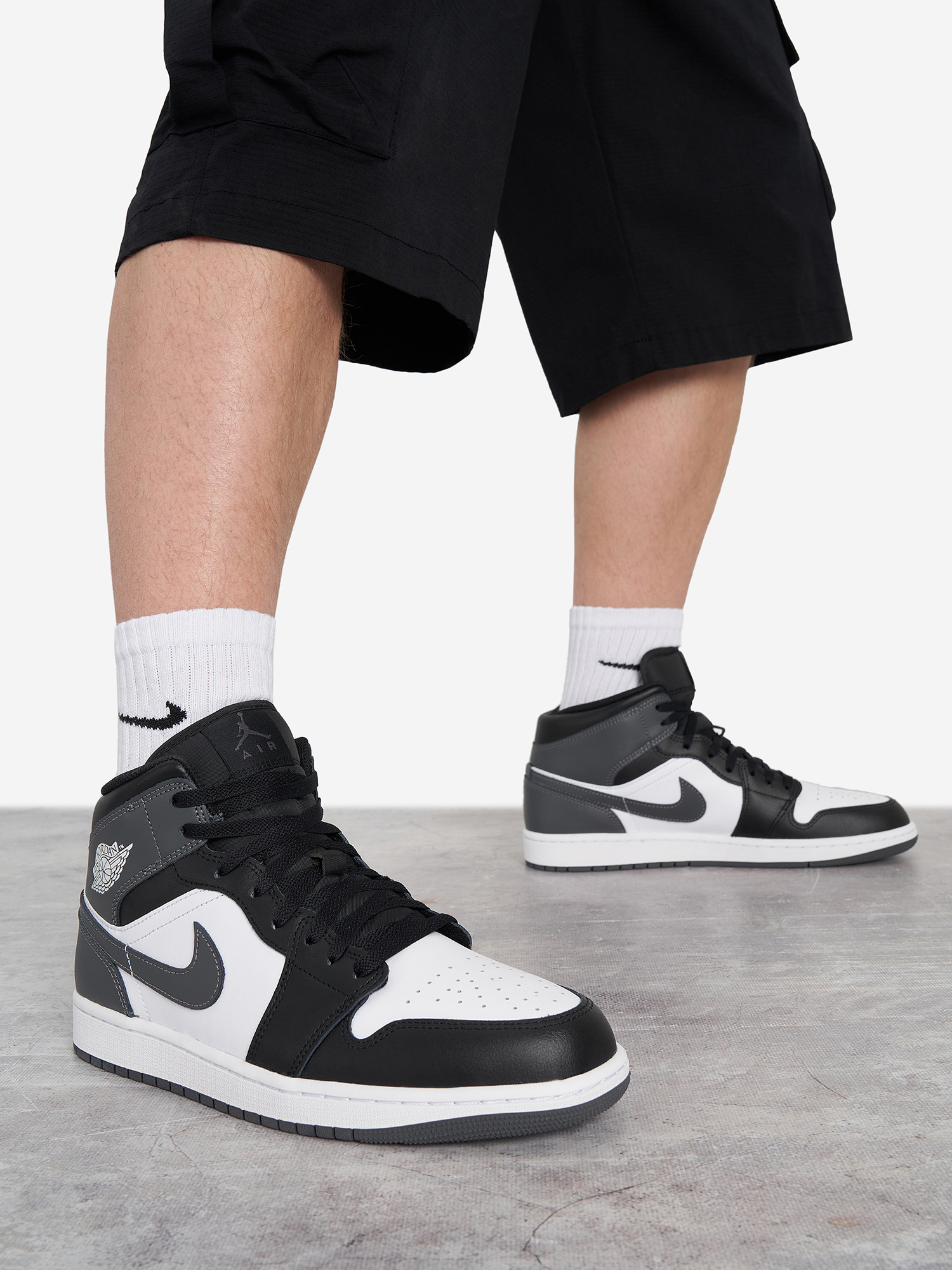 

Кеды мужские Nike Air Jordan 1 Mid, Черный