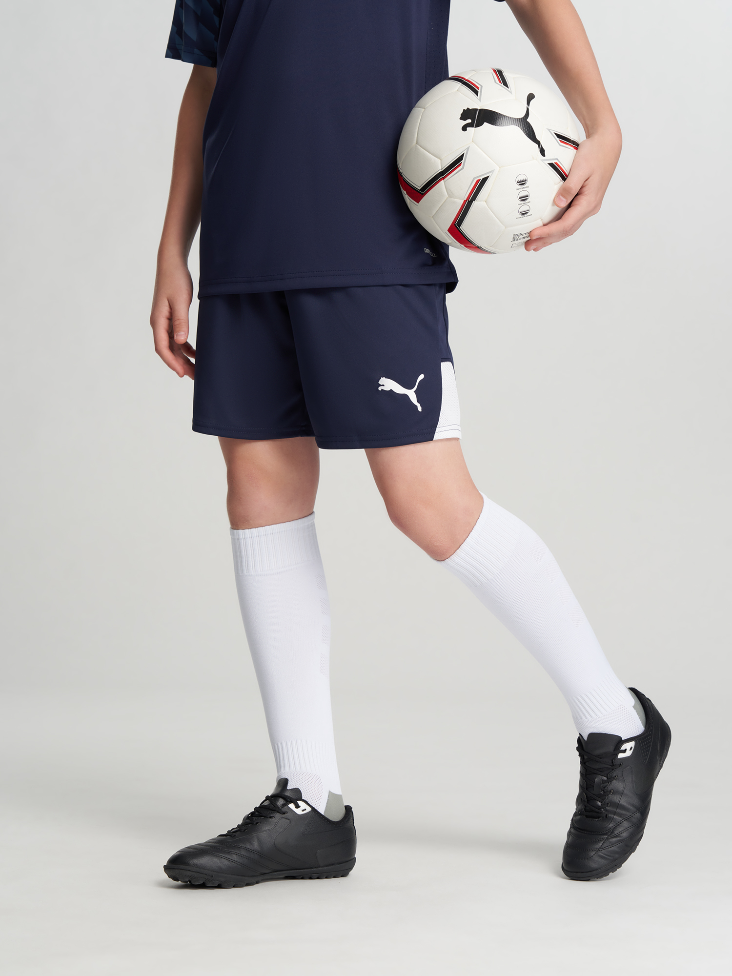 Изображение товара Детские футбольные шорты PUMA Teamliga26 для мальчиков синего цвета